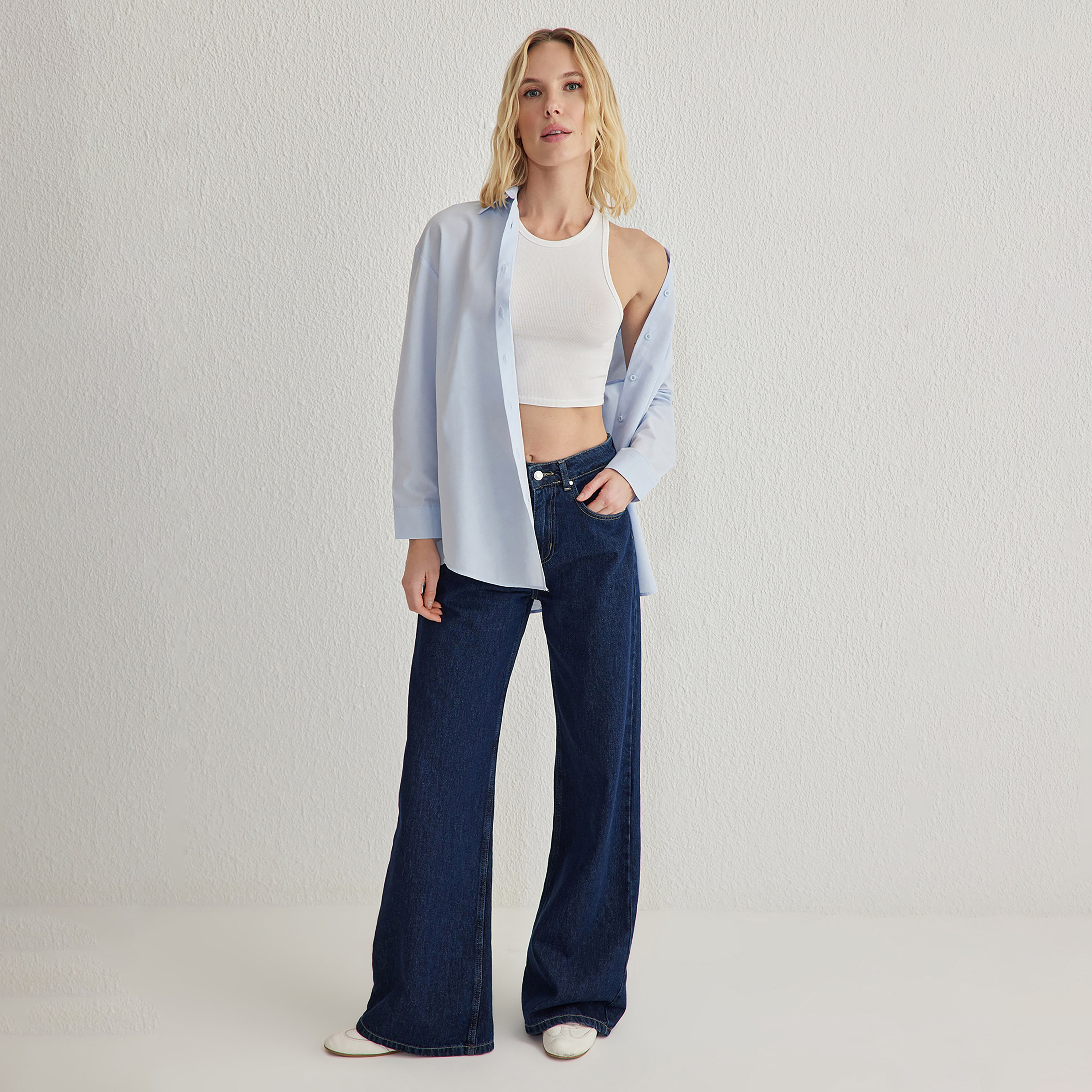 قميص حريمي بياقة مدببة وأكمام مسدلة من تريندyولميلا-women-clothing-shirtsandblouses-shirts-image-2