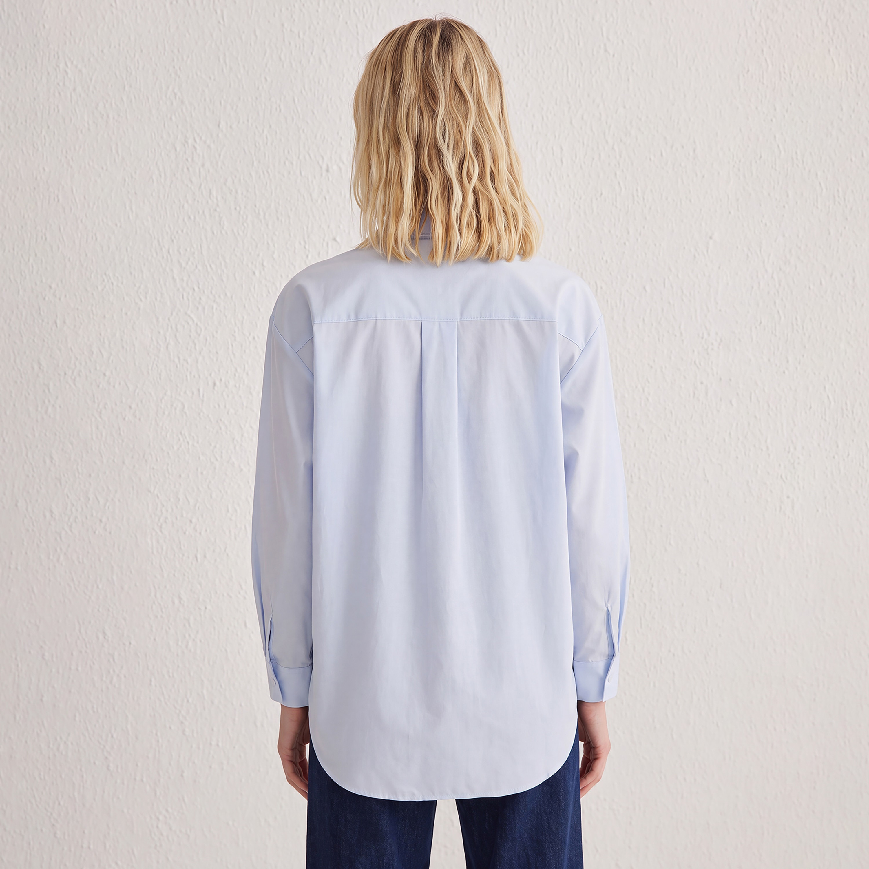 قميص حريمي بياقة مدببة وأكمام مسدلة من تريندyولميلا-women-clothing-shirtsandblouses-shirts-image-3