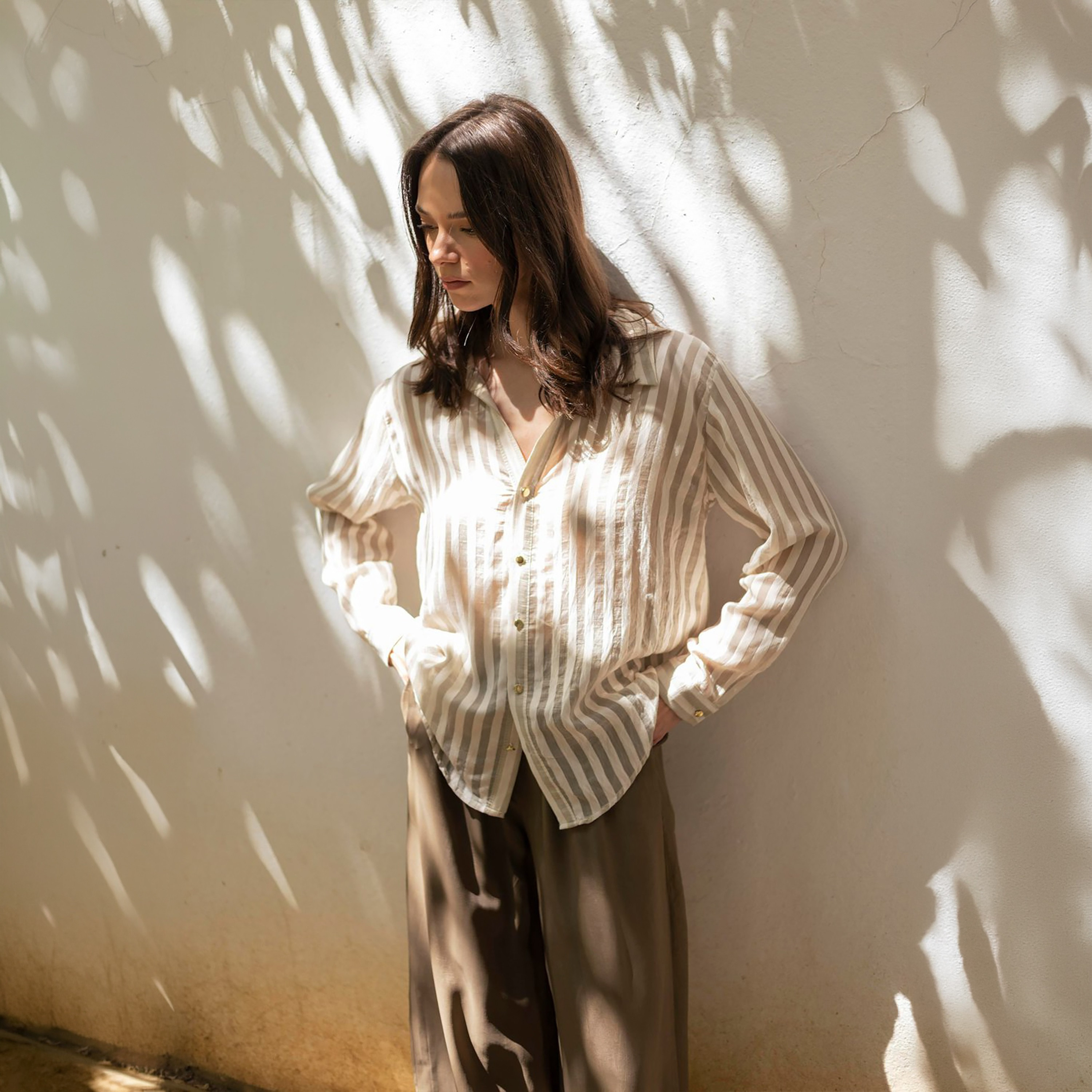 قميص حريمي مخطط بياقة من تريندyol-women-clothing-shirtsandblouses-shirts-image-4