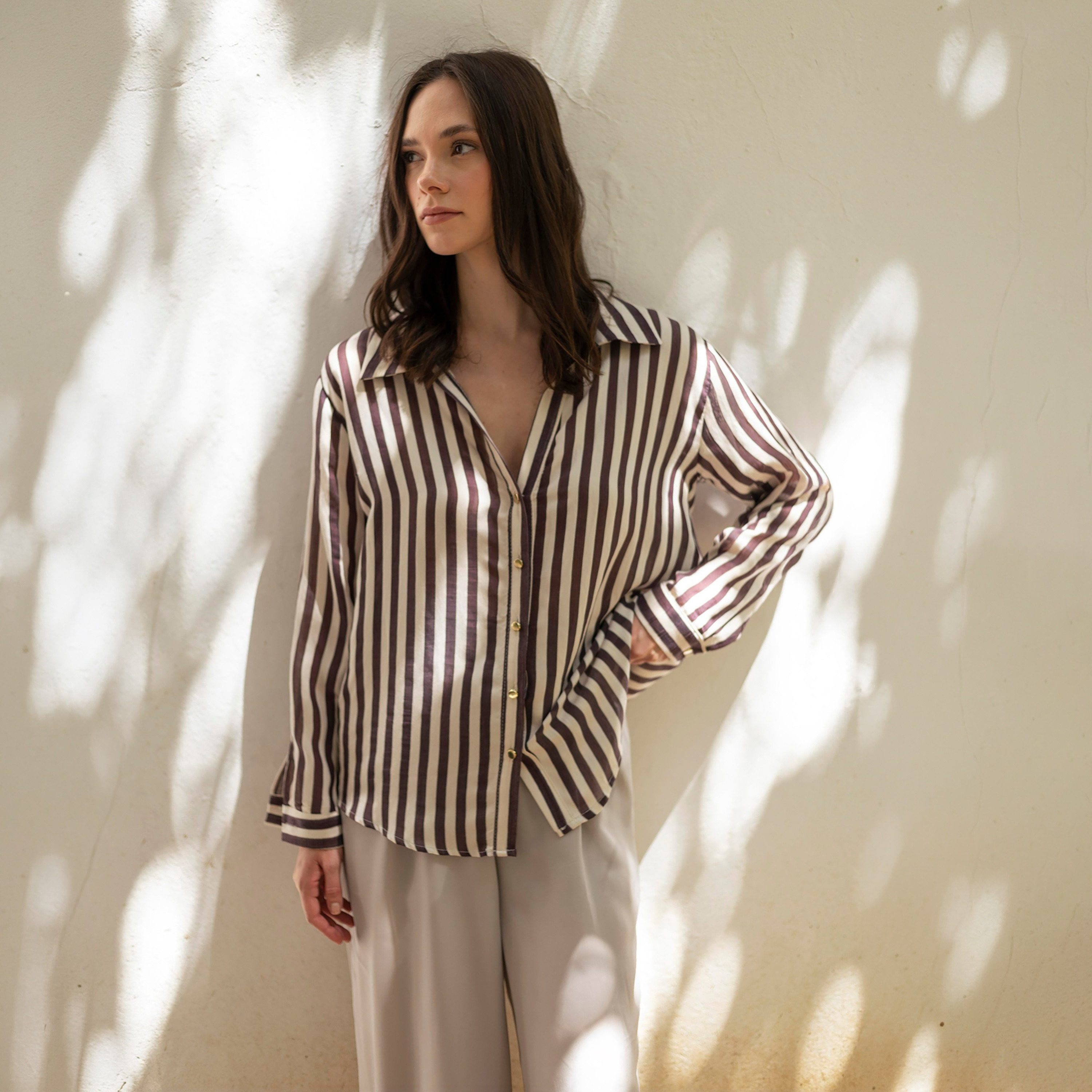 قميص حريمي مخطط بياقة من تريندyol-women-clothing-shirtsandblouses-shirts-image-1