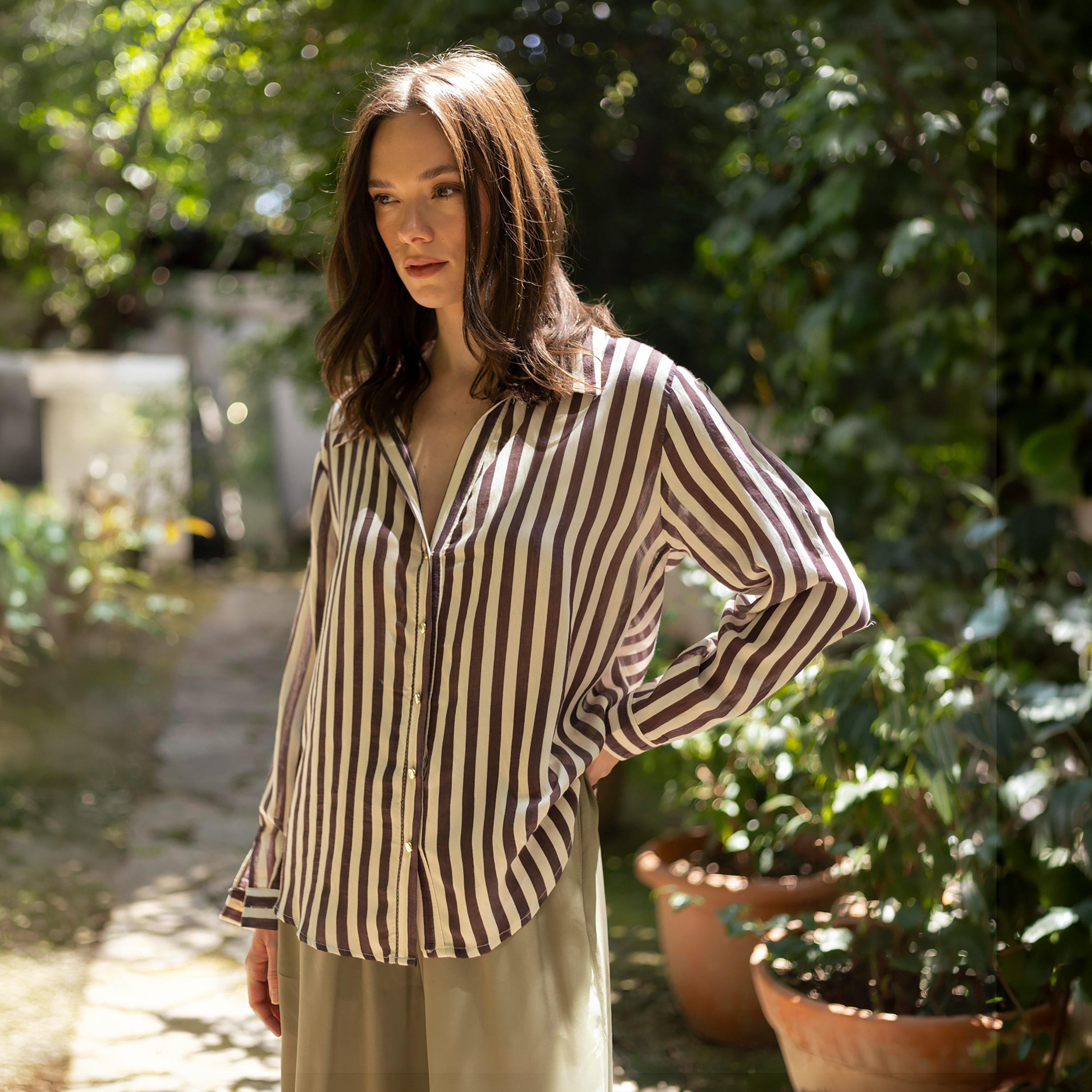 قميص حريمي مخطط بياقة من تريندyol-women-clothing-shirtsandblouses-shirts-image-3
