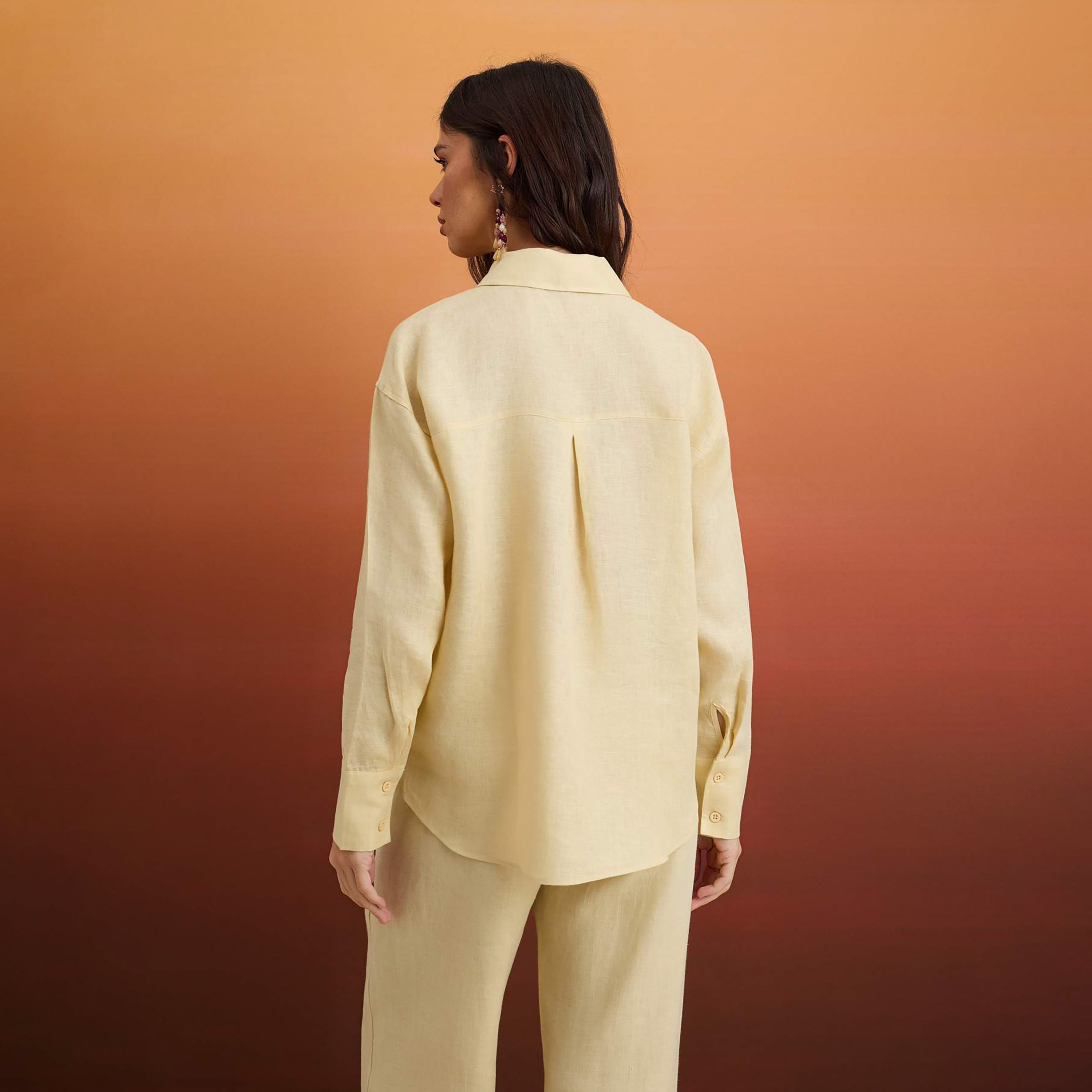 قميص حريمي بيج من قماش الكتان بياقة قميص وأكمام مسدلة من تريندyolميلا-women-clothing-shirtsandblouses-shirts-image-8