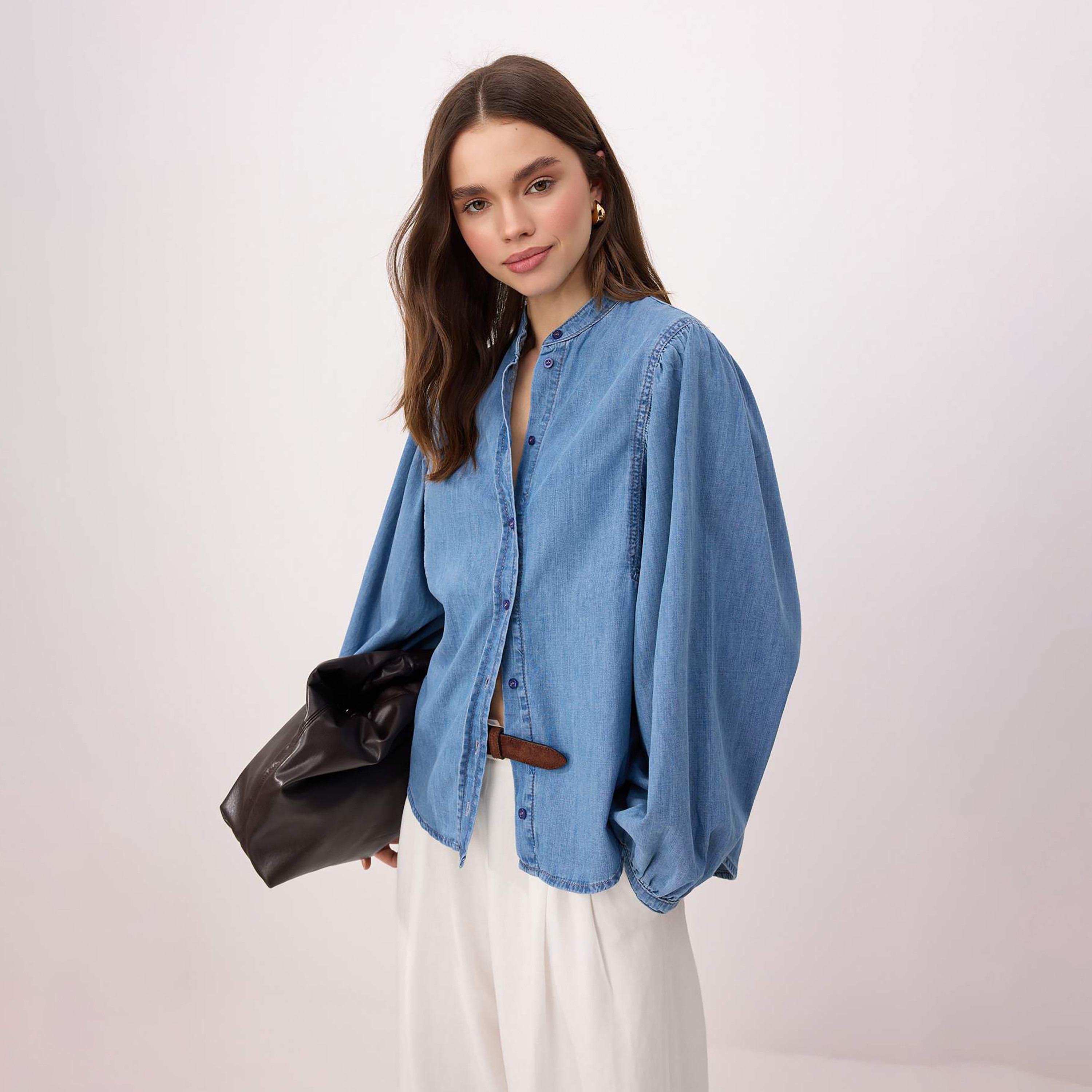 قميص حريمي أزرق قطن بياقة ماندرين وأكمام منتفخة من تريندyol ميلا-women-clothing-shirtsandblouses-shirts-image-1