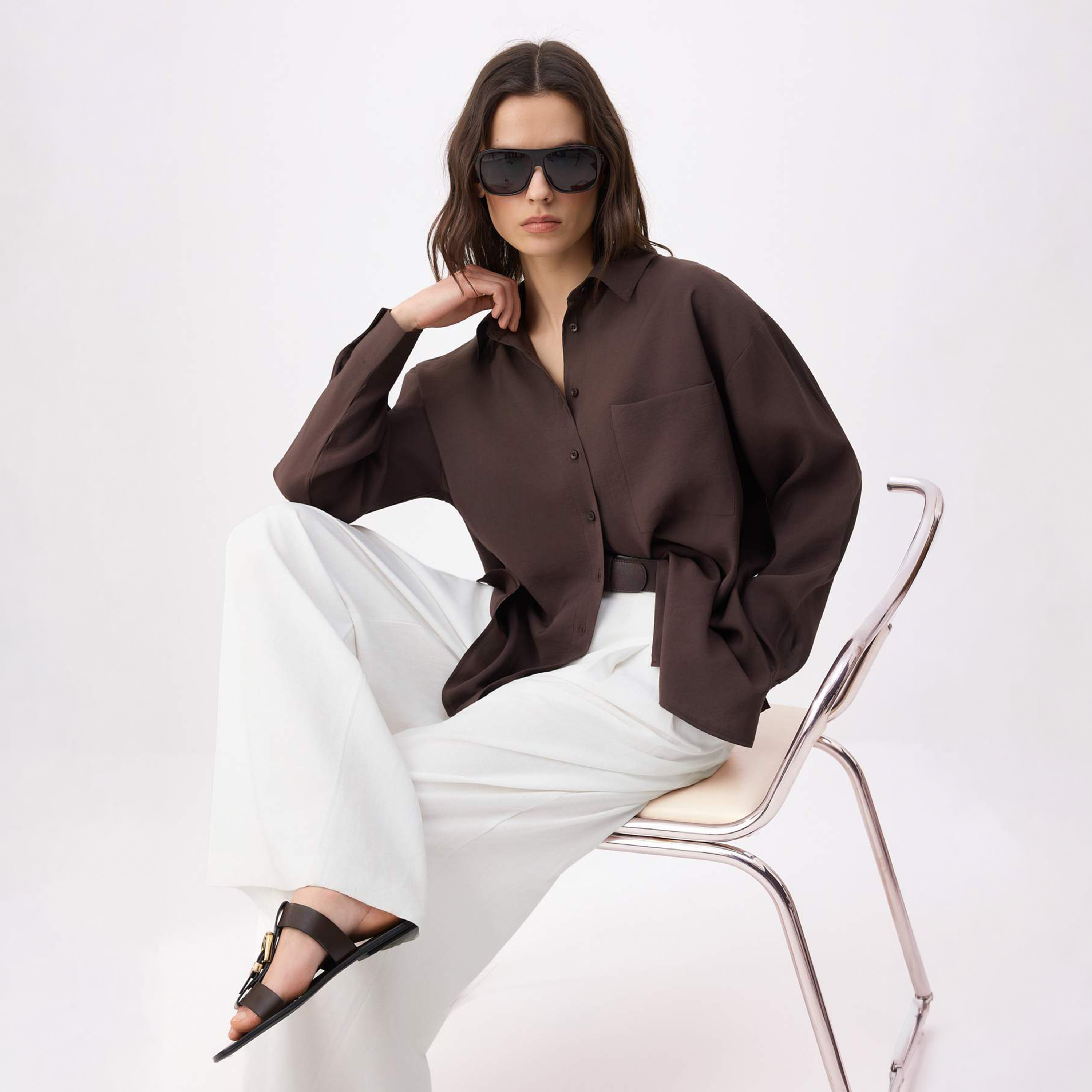 قميص حريمي بني بياقة مدببة وأكمام ساقطة من تريندyol ميلا-women-clothing-shirtsandblouses-shirts-image-3