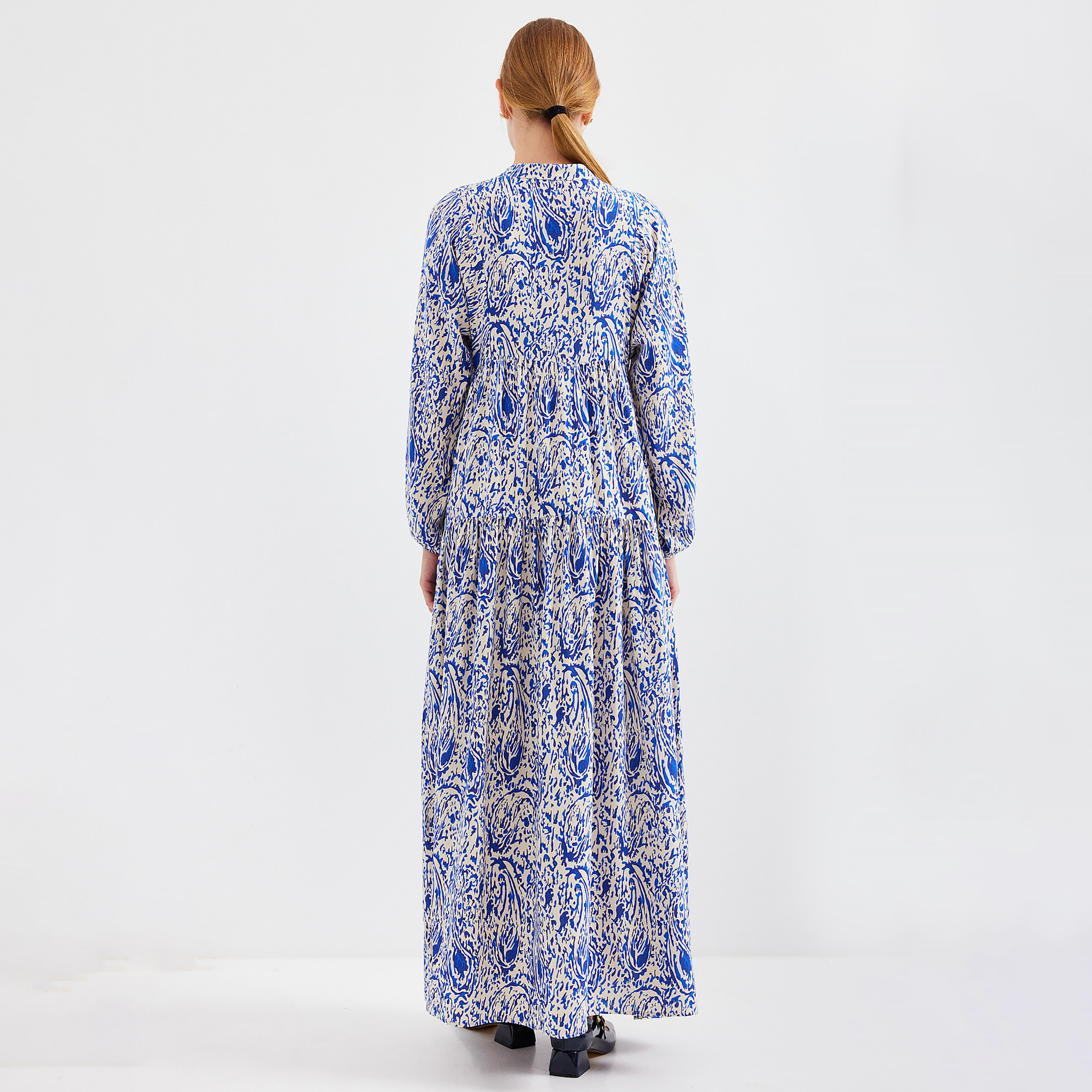 فستان ماكسي نسائي واسع بياقة ماندارين وطبعة تجريدية زرقاء من بيجدارت-women-clothing-dresses-image-3