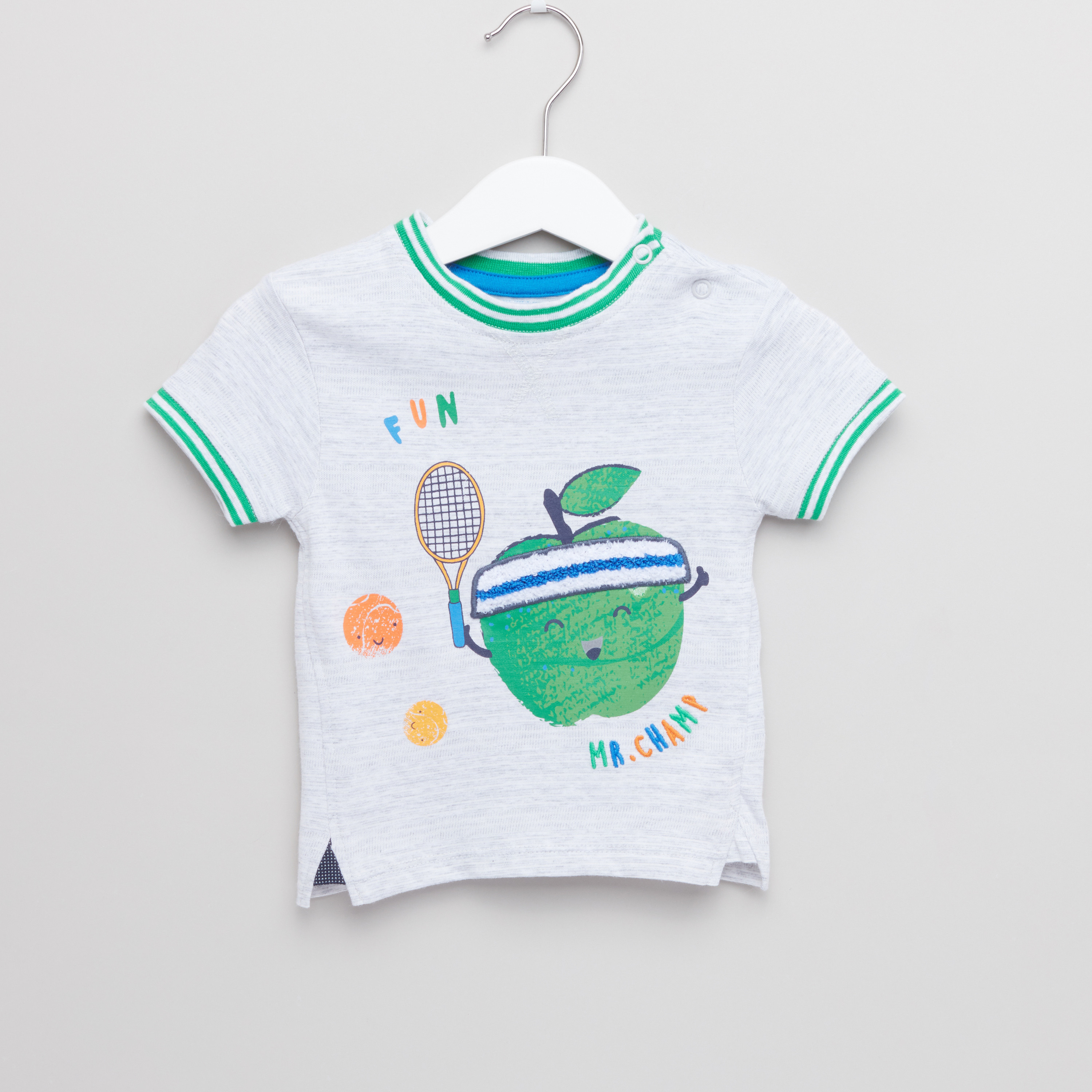 تيشيرت بطبعات جرافيكية وياقة مستديرة من جونيورز.-baby-boys-clothing-tshirtsandpolos-image-1