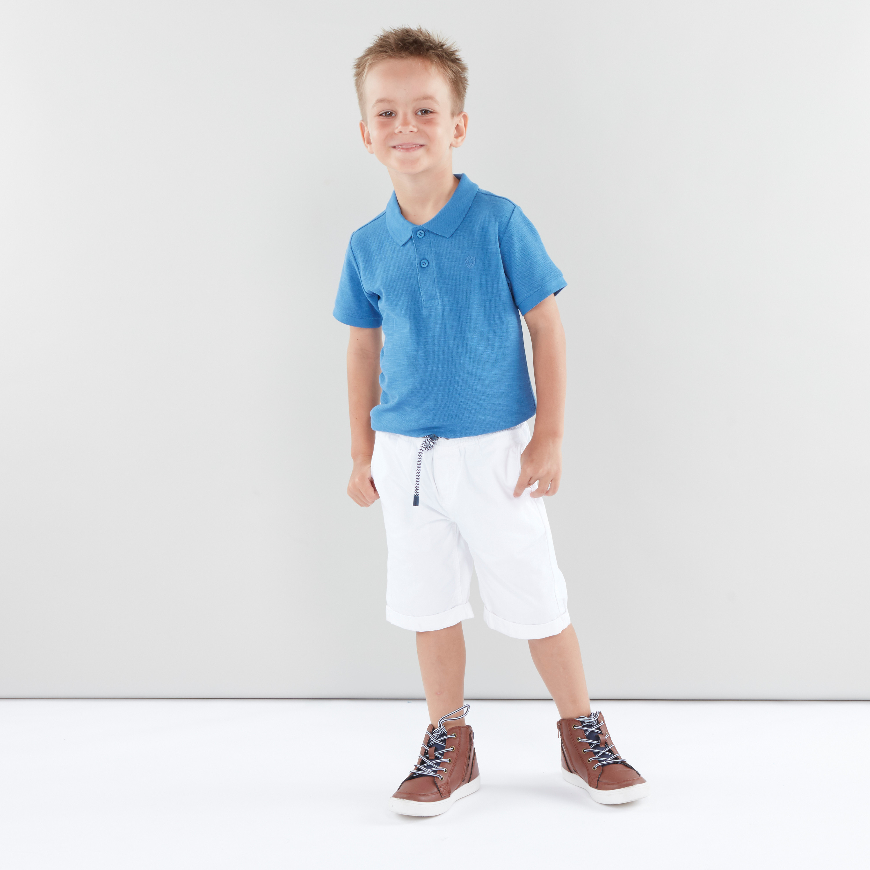 تيشيرت سادة بياقة بولو مع أكمام قصيرة من جونيورز-boys-clothing-tshirtsandpolos-image-4