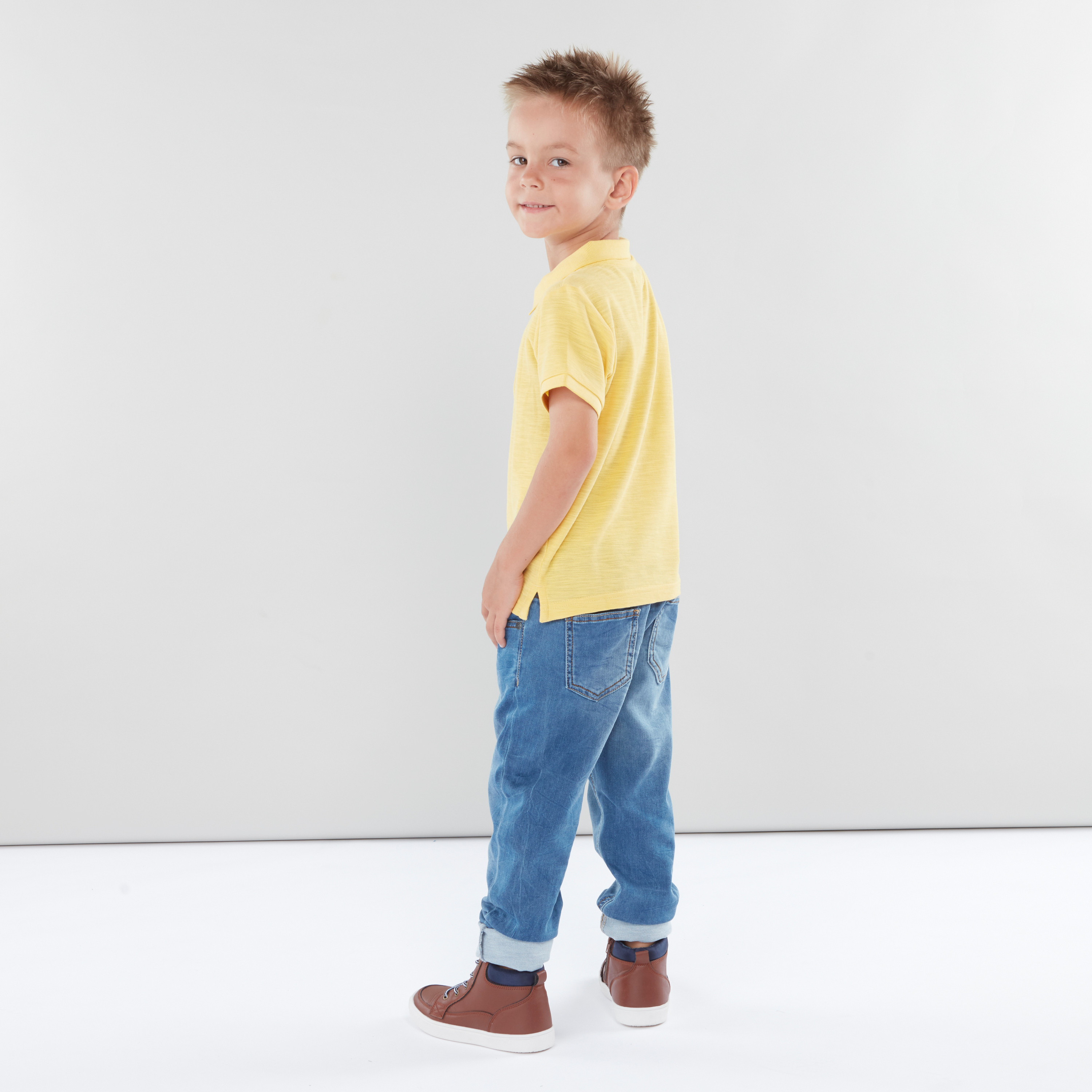 تيشيرت سادة بياقة بولو مع أكمام قصيرة من جونيورز-boys-clothing-tshirtsandpolos-image-9