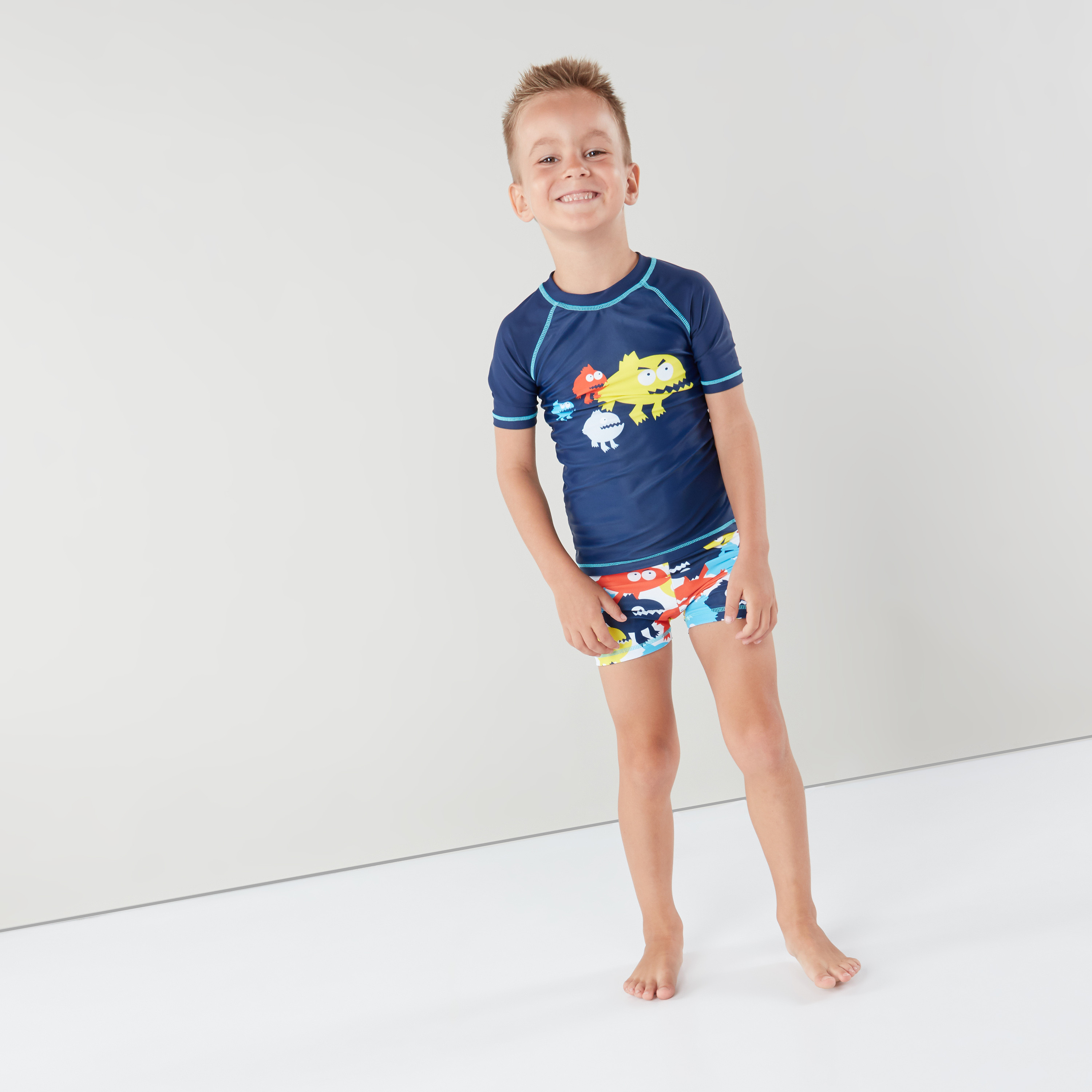 ملابس سباحة شورت و تيشيرت بأكمام قصيرة وطبعات من جونيورز-baby-boys-clothing-swimwear-image-3