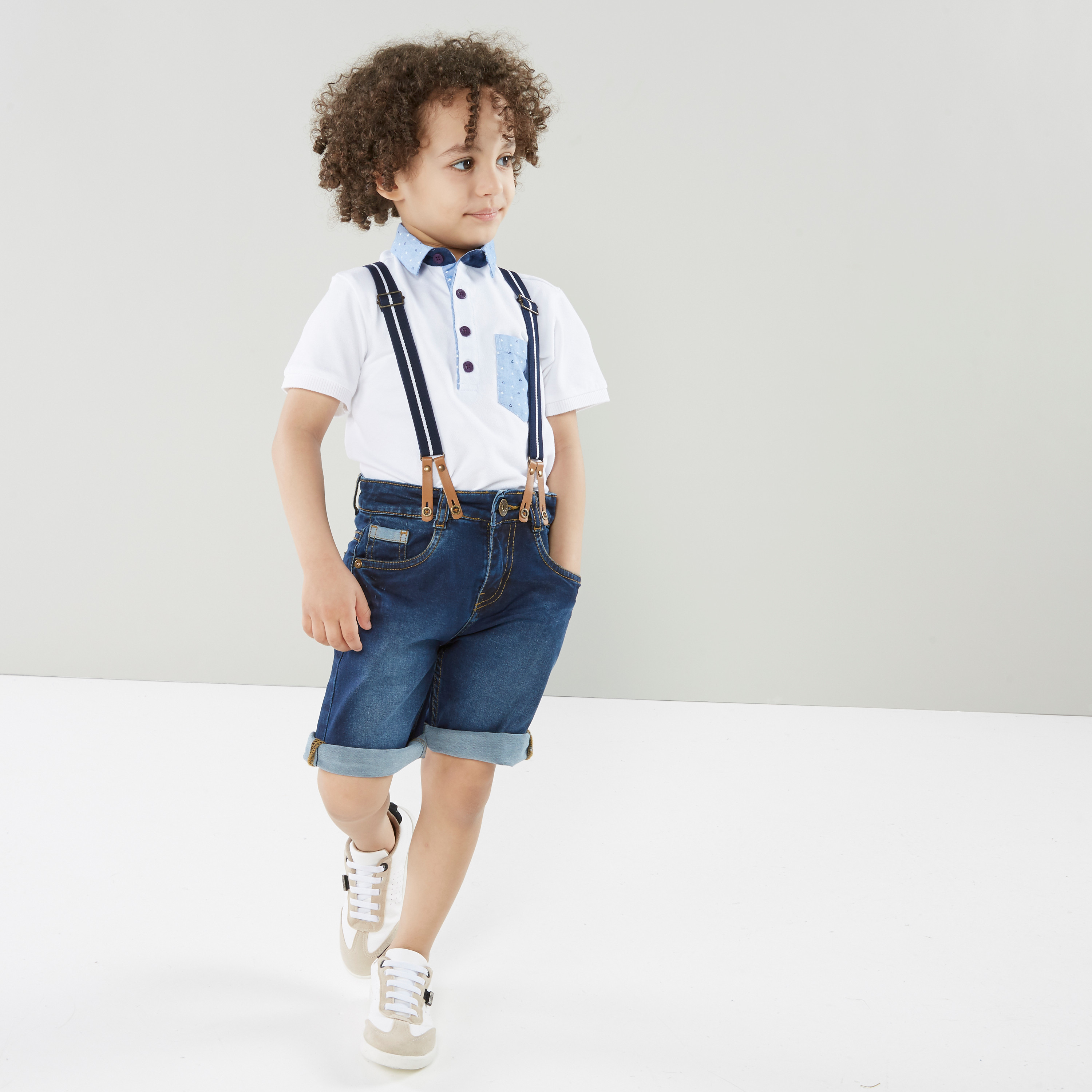 شورت دنيم بخمسة جيوب وحمّالات من جونيورز-cpkids-clothing-boys-bottoms-shorts-image-2
