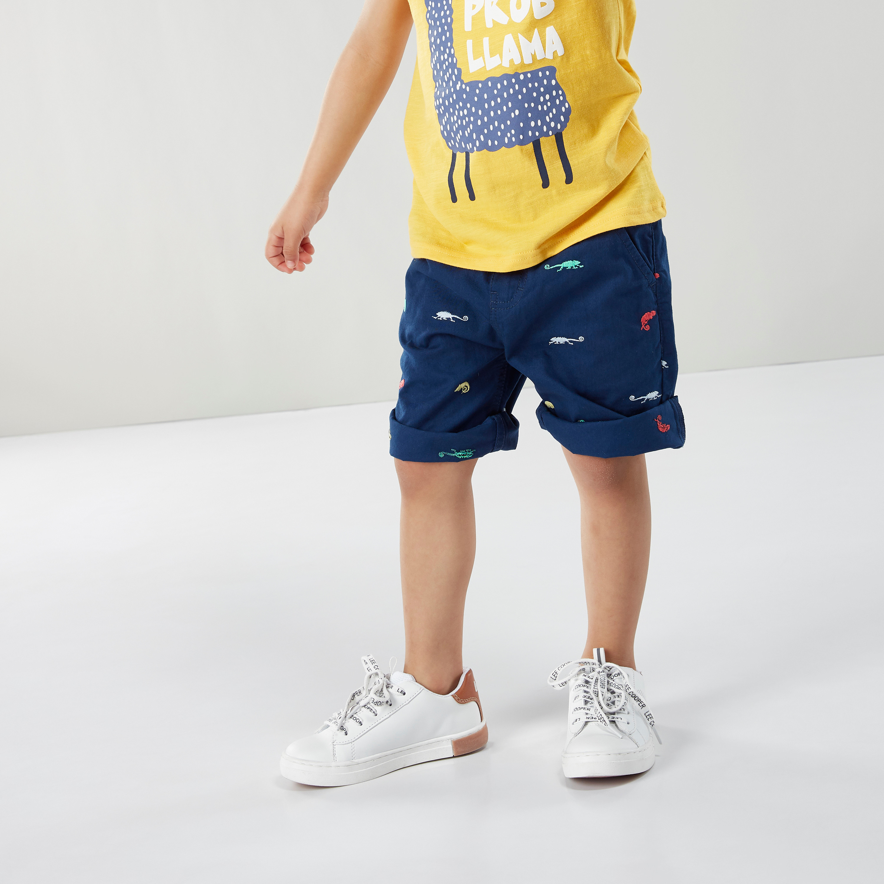 شورت بطبعات مع تفاصيل جيوب من جونيورز.-boys-clothing-bottoms-shorts-image-3