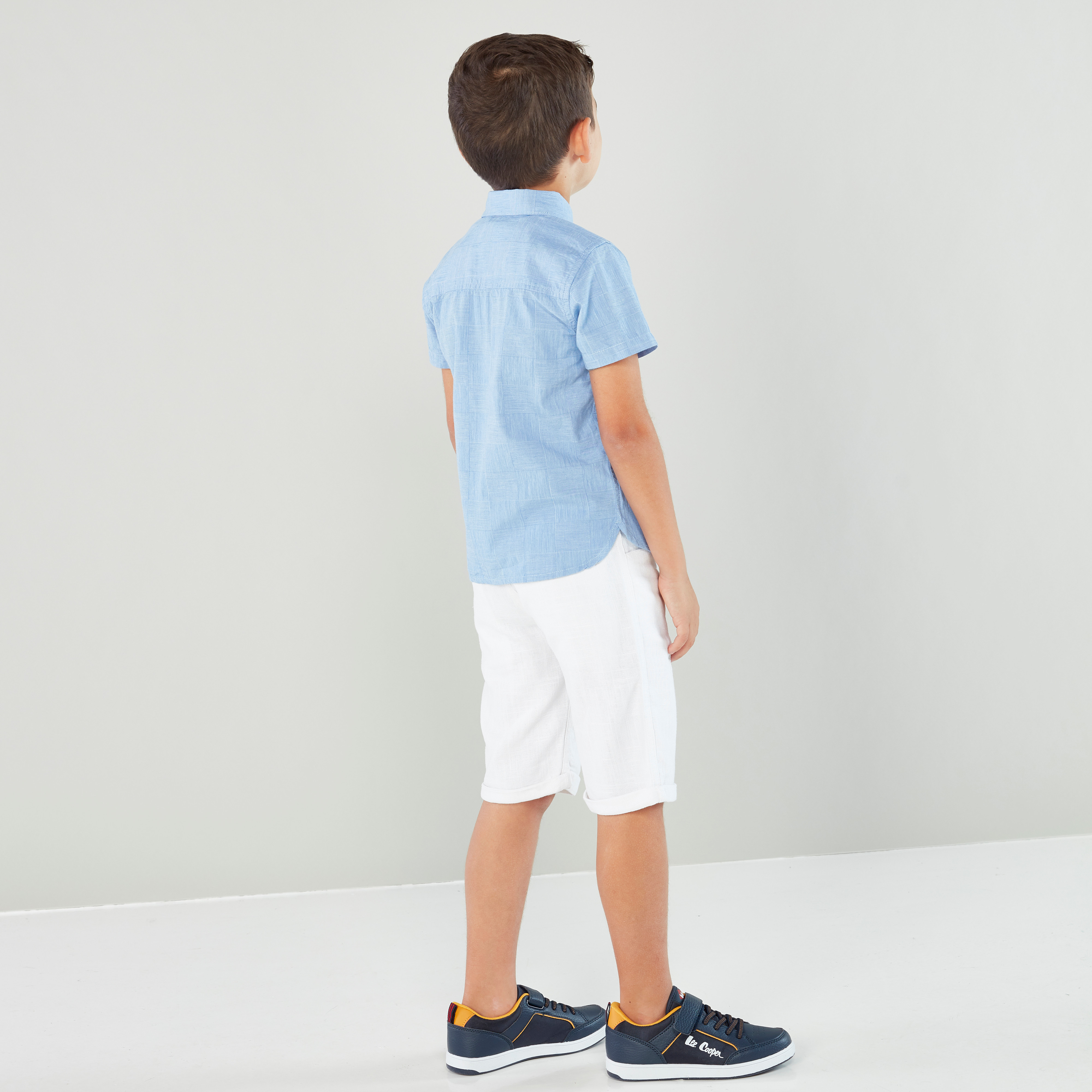شورت سوليد مع تفاصيل جيوب من إليجو.-boys-clothing-bottoms-shorts-image-6