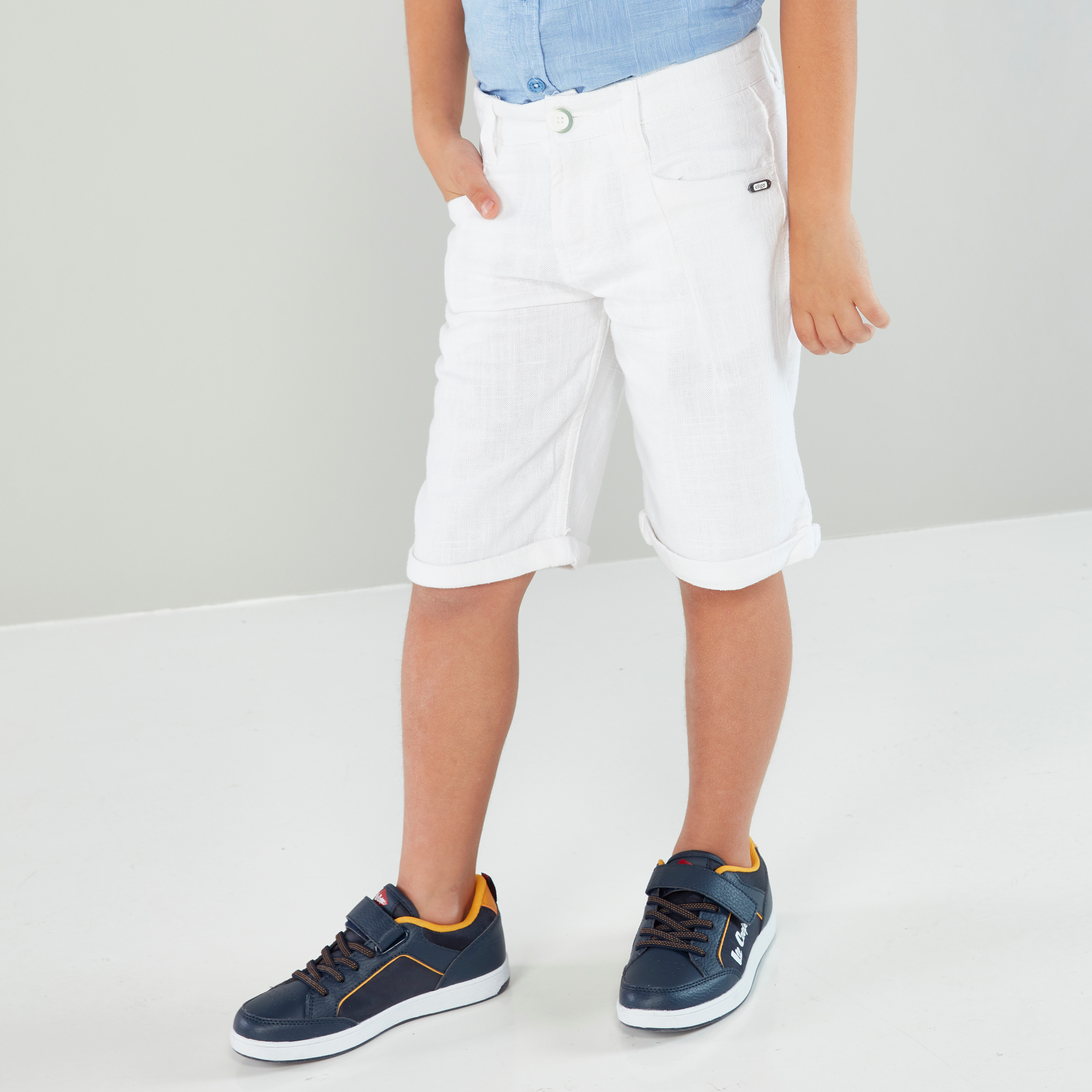 شورت سوليد مع تفاصيل جيوب من إليجو.-boys-clothing-bottoms-shorts-image-7