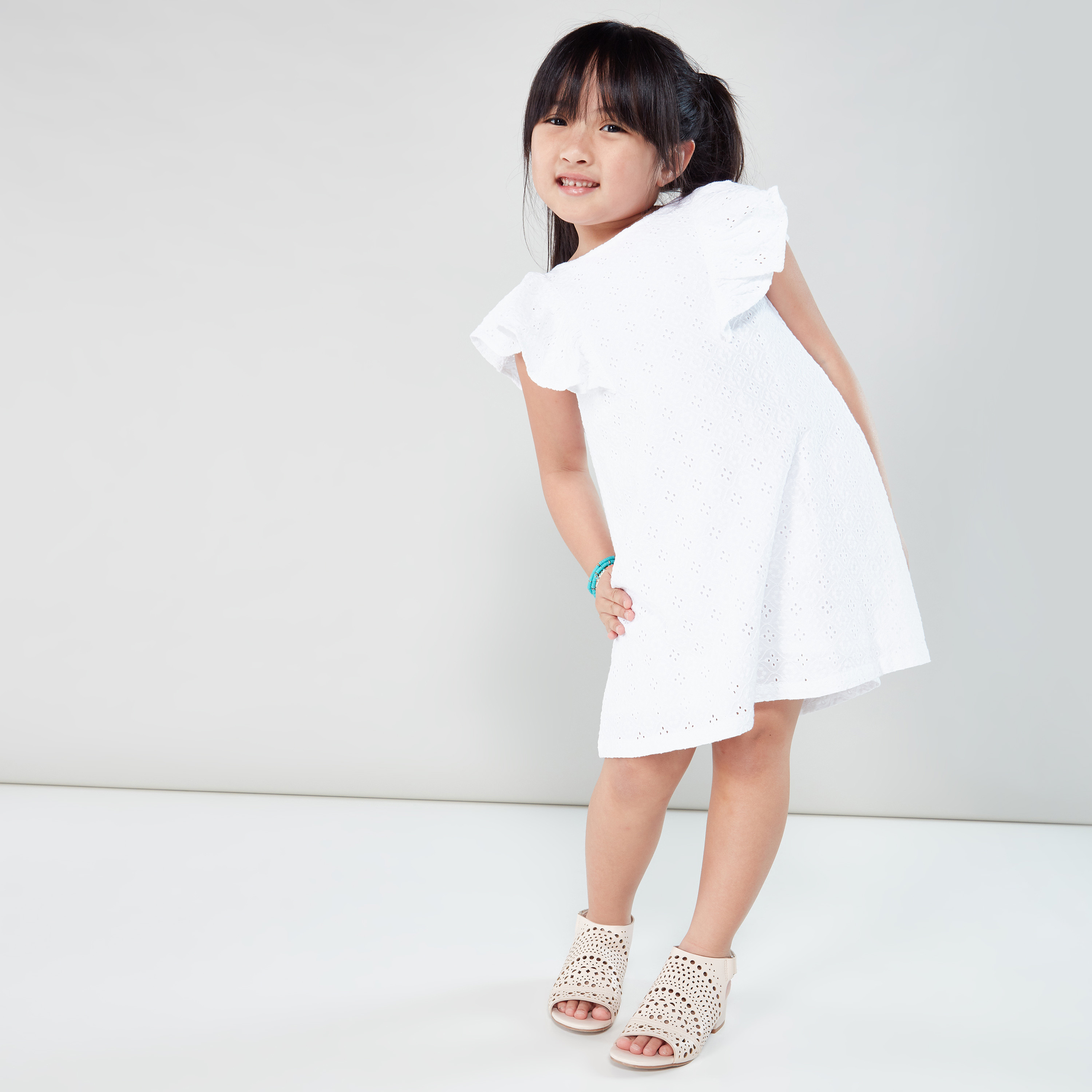 فستان شيفلي بأكمام مزركشة من جونيورز-girls-clothing-dressesandjumpsuits-image-2