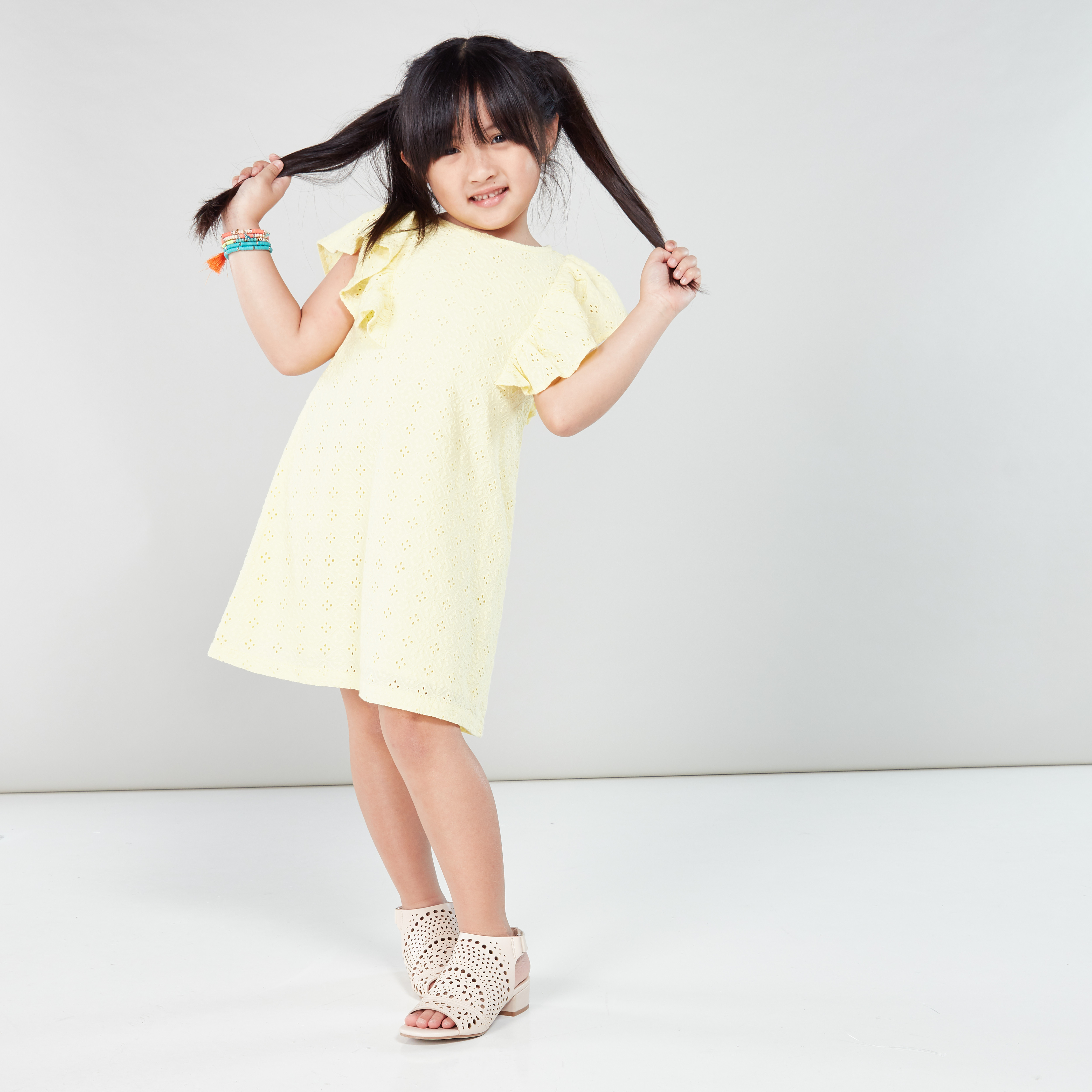 فستان شيفلي بأكمام مزركشة من جونيورز-girls-clothing-dressesandjumpsuits-image-1