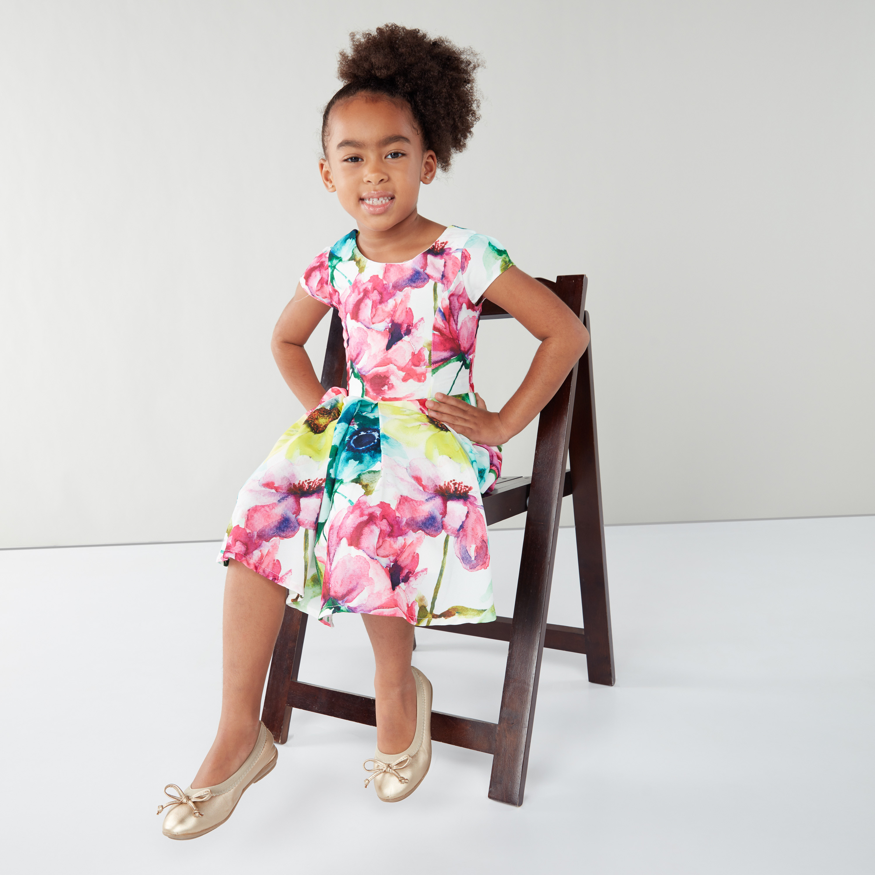 فستان بياقة مستديرة وأكمام قصيرة مع طبعات أزهار من جونيورز-girls-clothing-dressesandjumpsuits-image-1