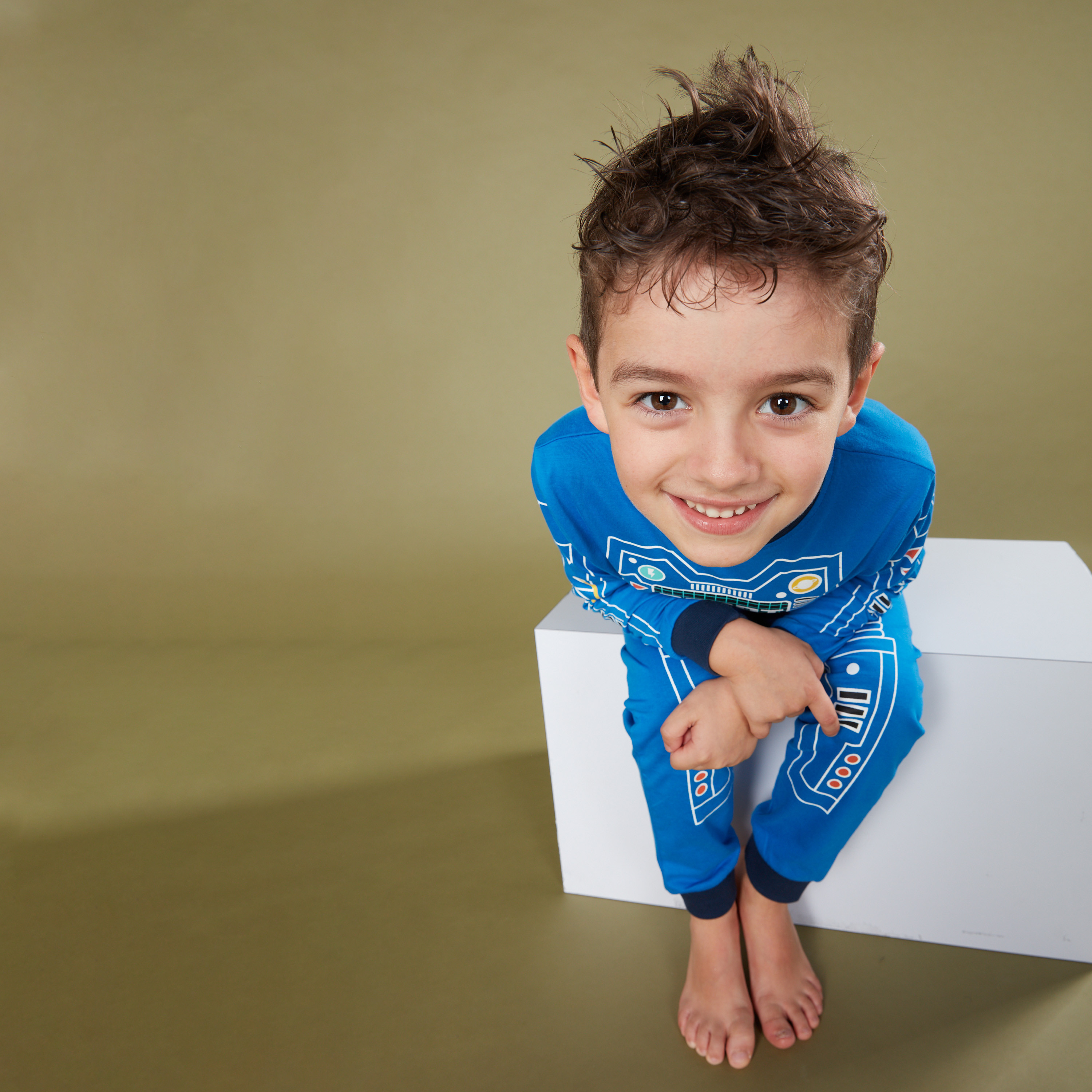 Juniors Printed Long Sleeves T-Shirt with Jog Pants-boys-clothing-nightwear-image-2