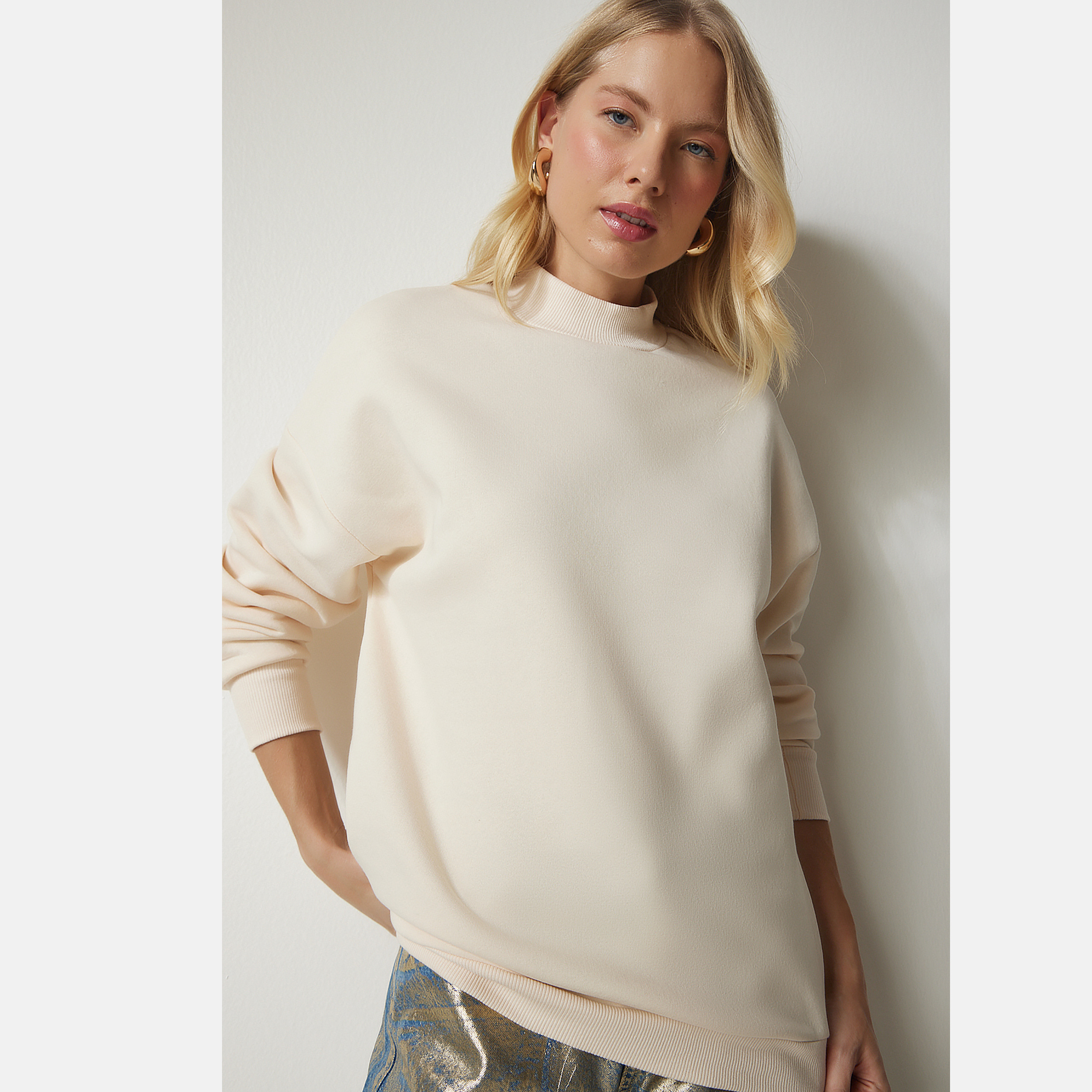 سويت شيرت نسائي عالي الياقة من سعادة إسطنبول-women-winterwear-hoodiesandsweatshirts-sweatshirts-image-4