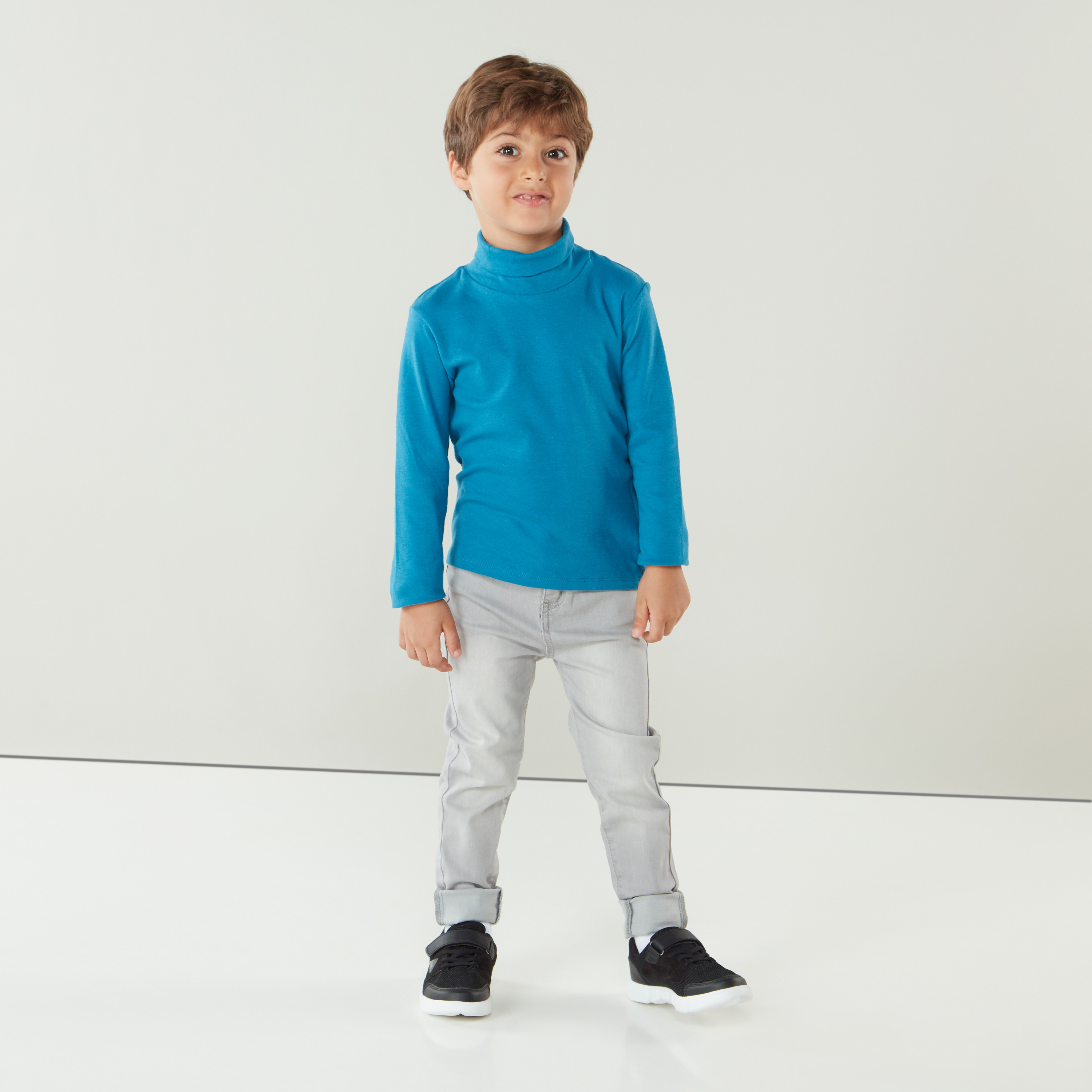 تيشيرت سادة بياقة مستديرة ضيّقة مع أكمام طويلة من جونيورز-boys-clothing-tshirtsandpolos-image-5