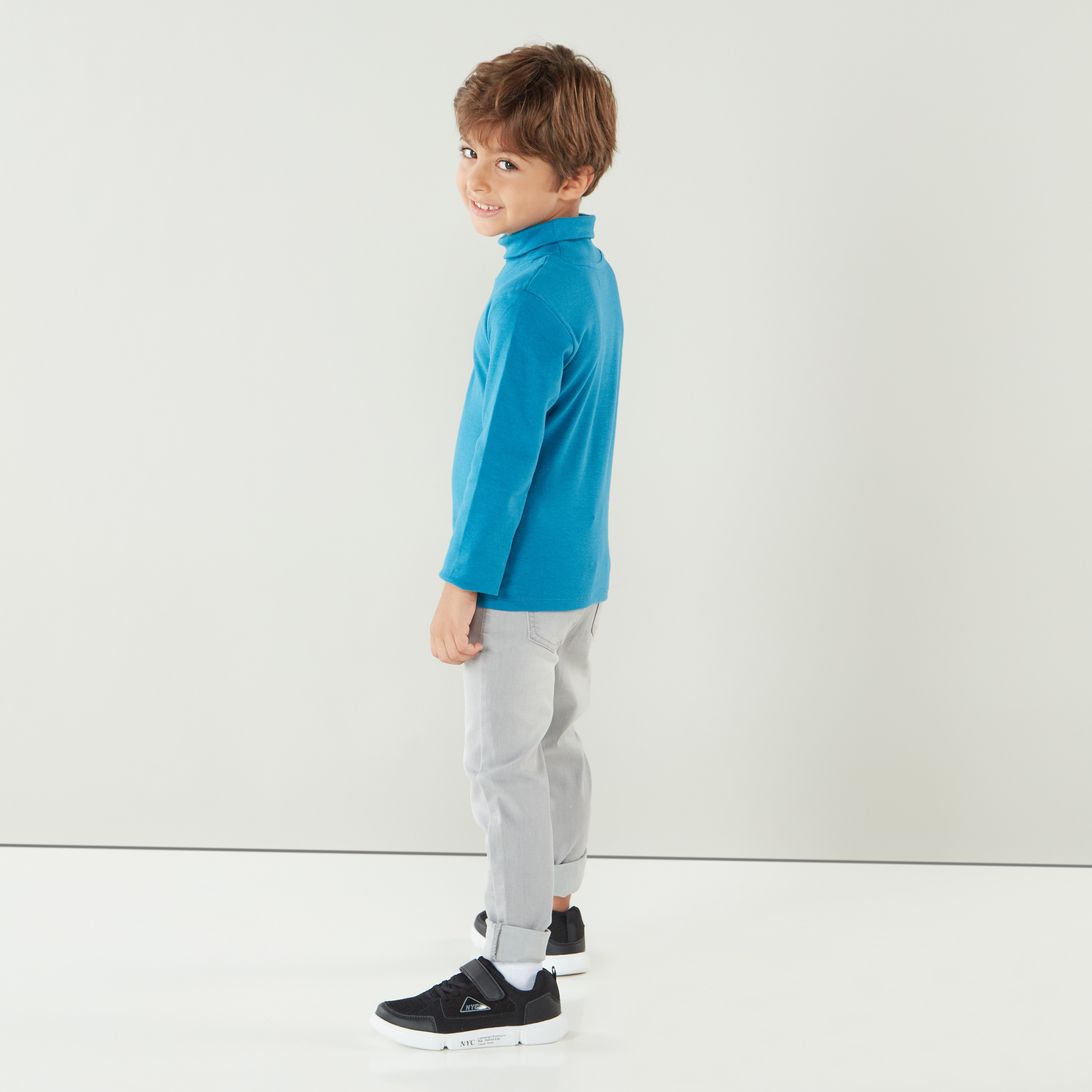 تيشيرت سادة بياقة مستديرة ضيّقة مع أكمام طويلة من جونيورز-boys-clothing-tshirtsandpolos-image-6