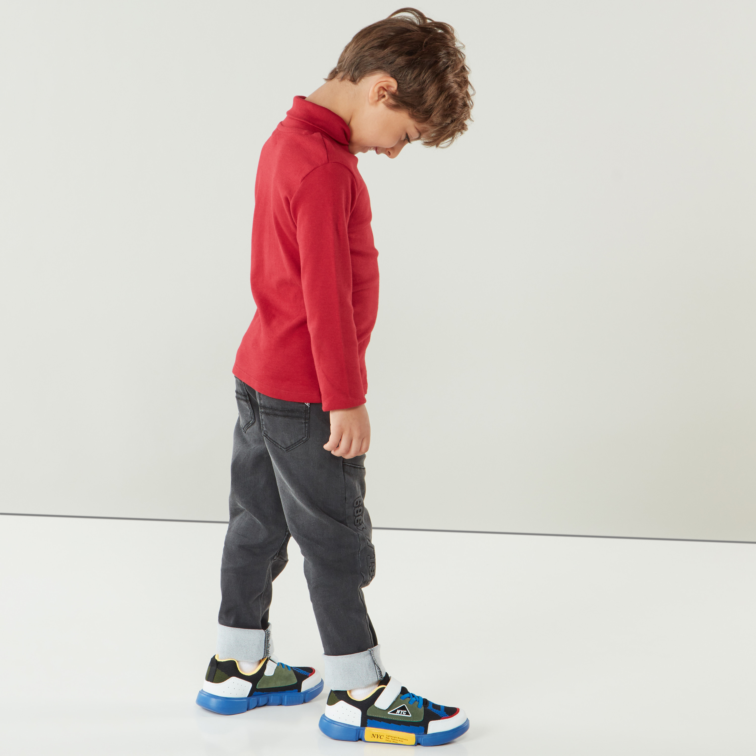 تيشيرت سادة بياقة مستديرة ضيّقة مع أكمام طويلة من جونيورز-boys-clothing-tshirtsandpolos-image-15