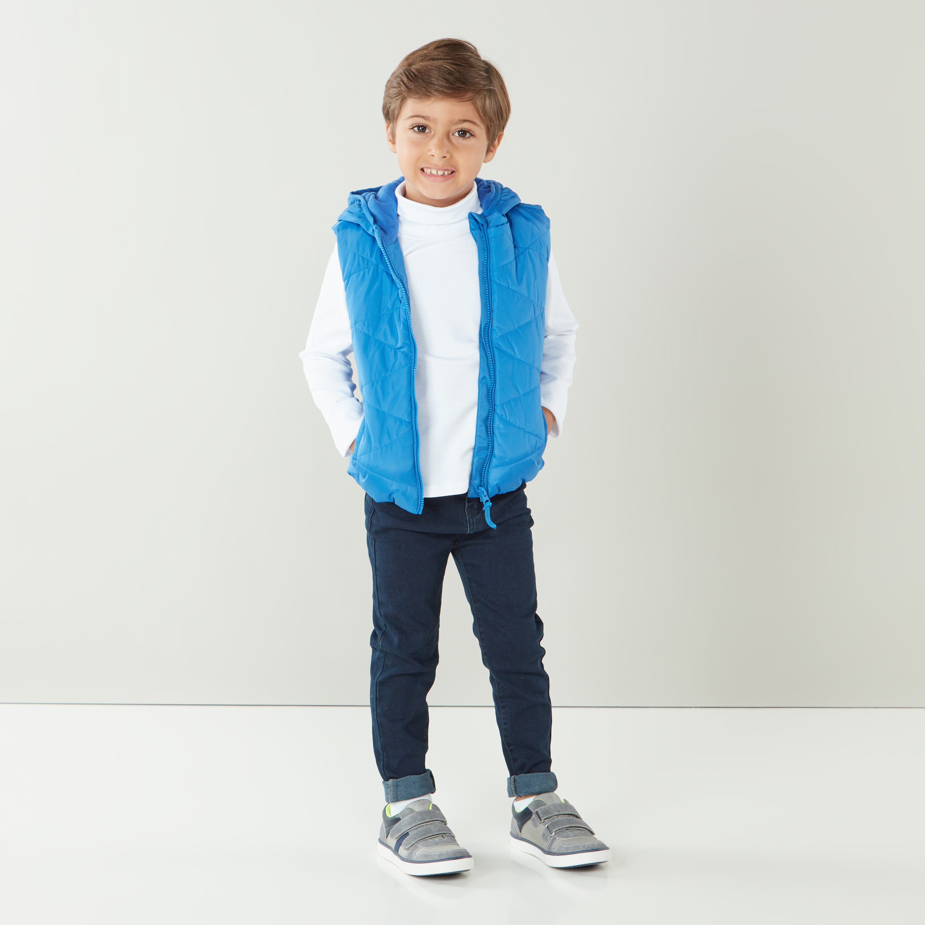 تيشيرت سادة بياقة مستديرة ضيّقة مع أكمام طويلة من جونيورز-boys-clothing-tshirtsandpolos-image-16