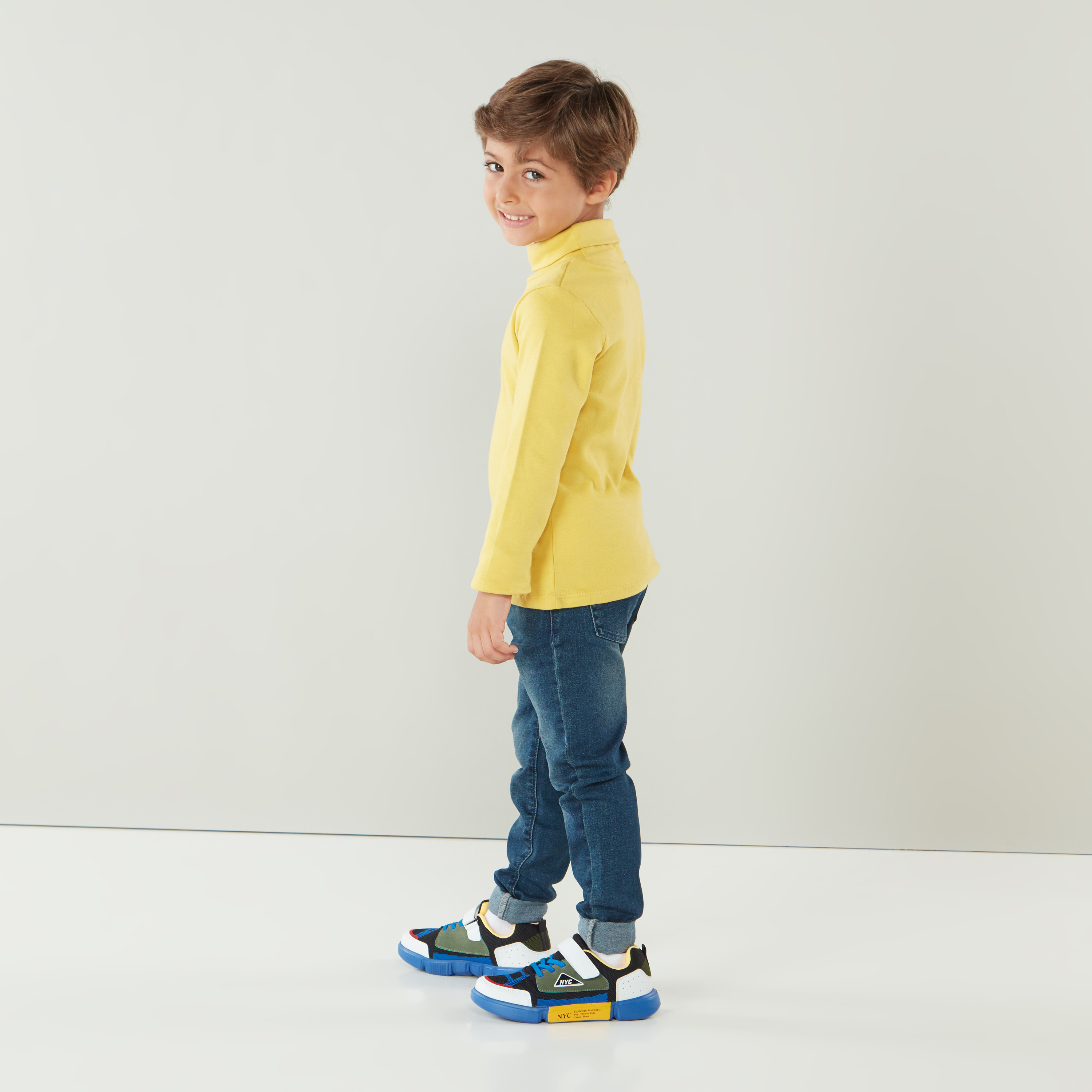 تيشيرت سادة بياقة مستديرة ضيّقة مع أكمام طويلة من جونيورز-boys-clothing-tshirtsandpolos-image-20