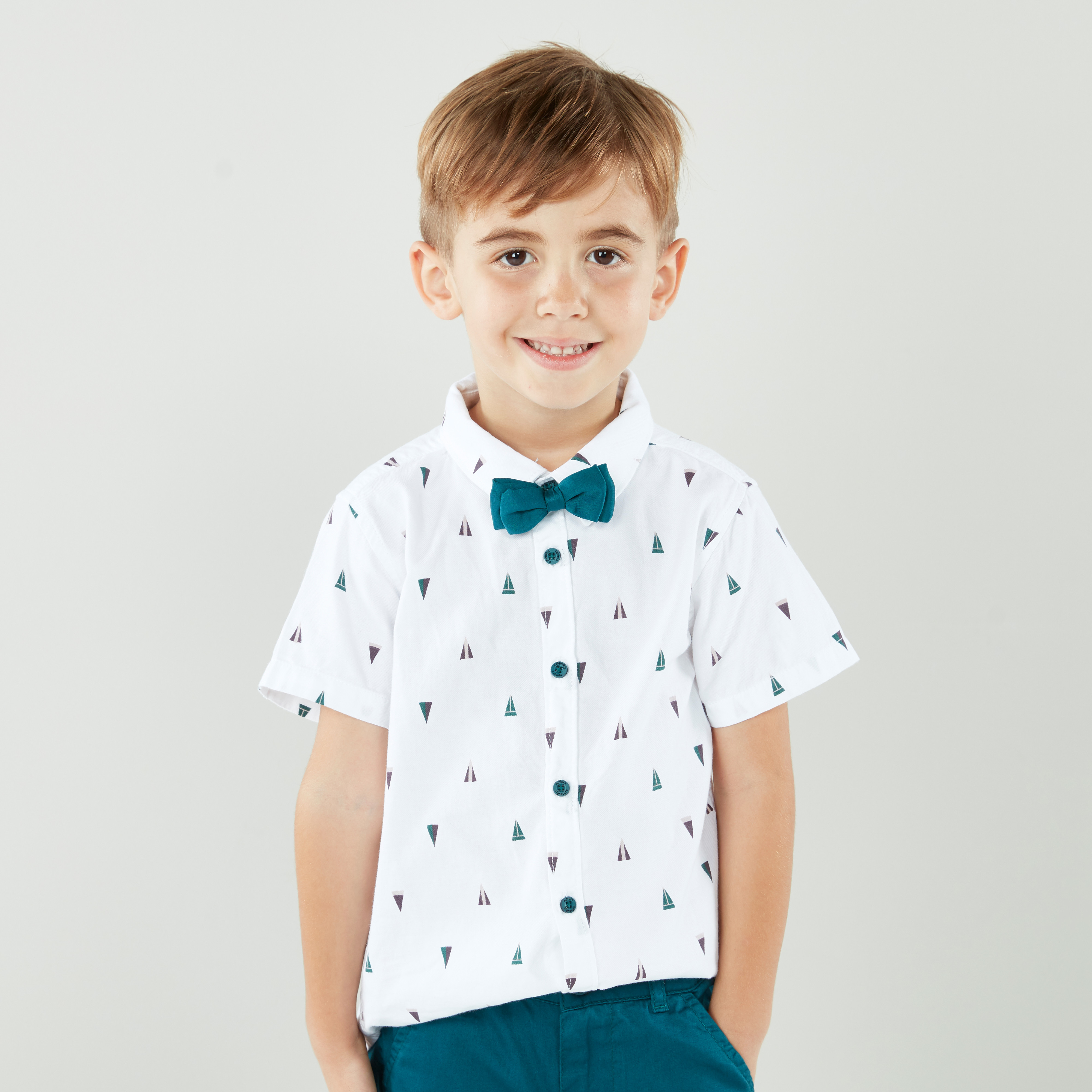 طقم قميص بأكمام قصيرة بطبعات وشورت من جونيورز-boys-clothing-setsandcoords-image-2