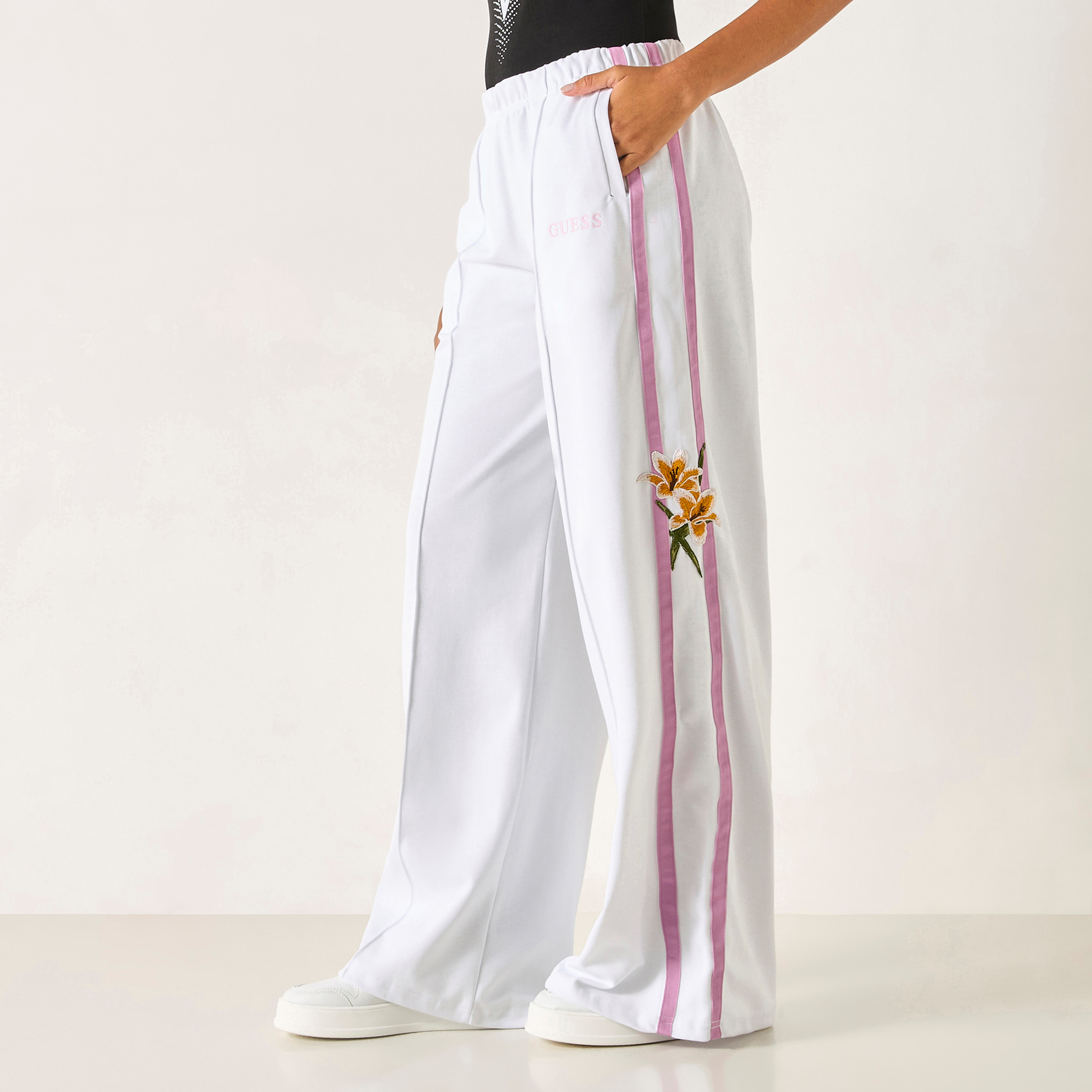 بنطلون رياضي بخصر مطاطي وتطريزات أزهار من جيس-women-clothing-bottoms-joggers-image-1