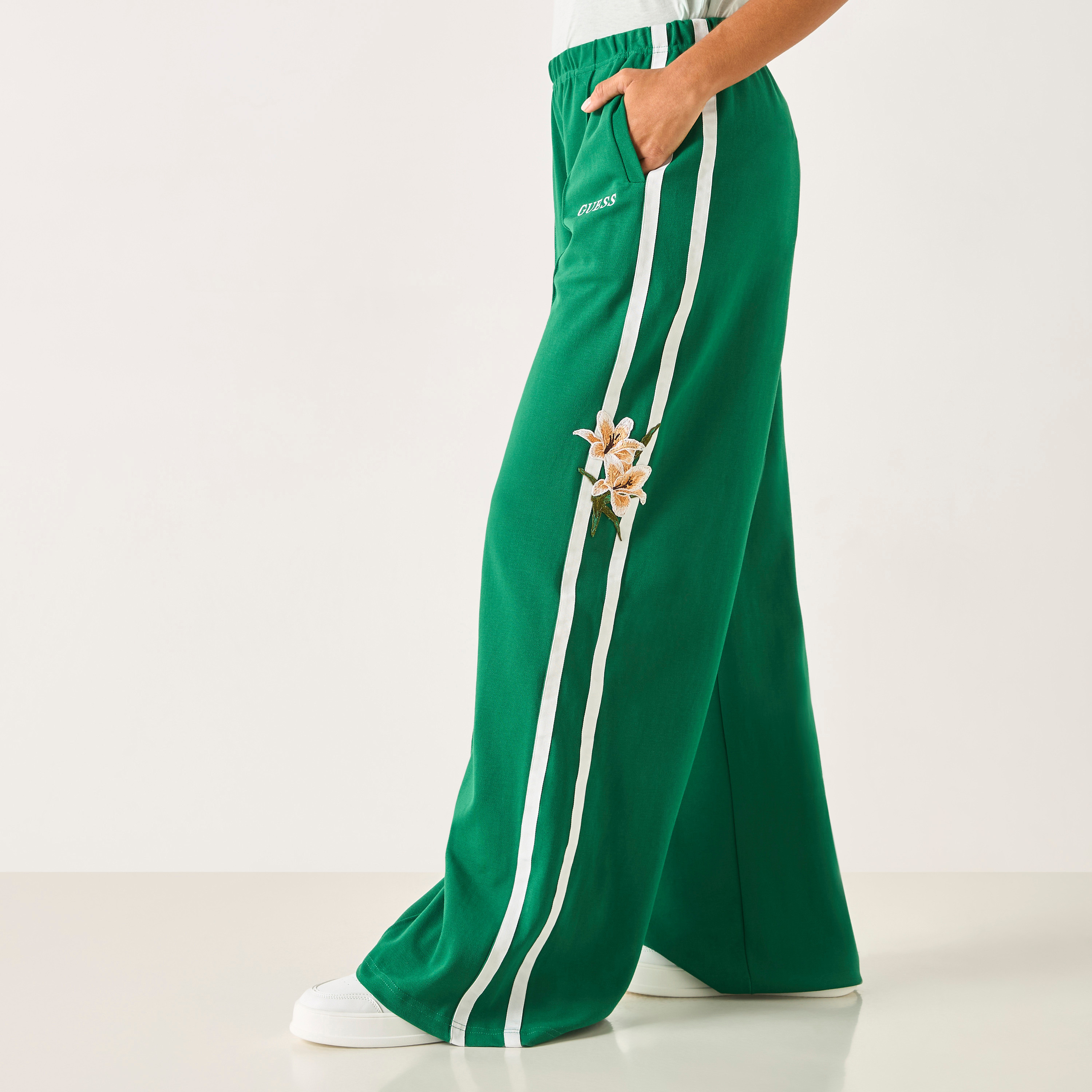 بنطلون رياضي مطرز بالزهور مع حزام خصر مطاطي من جيس-women-clothing-bottoms-joggers-image-1