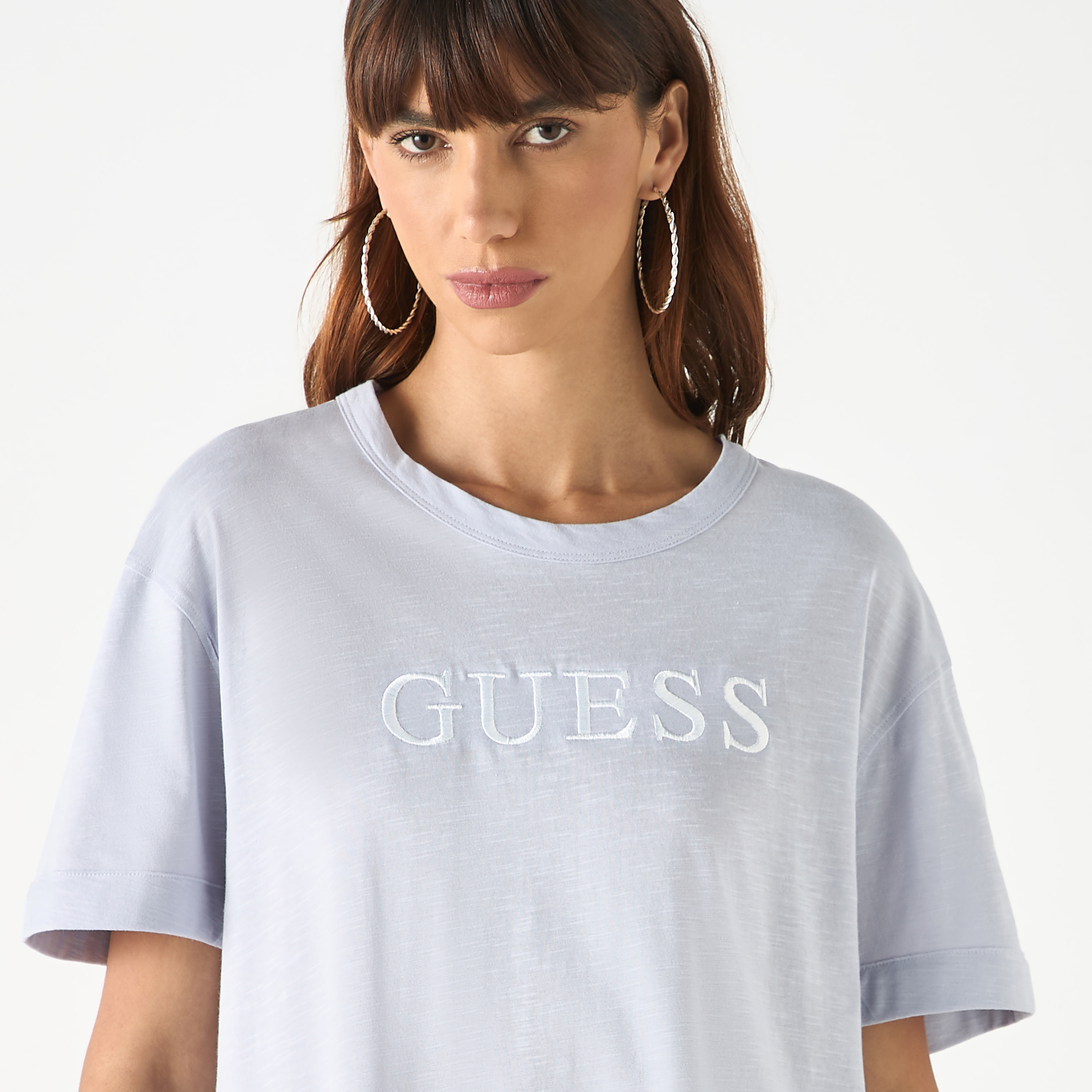 تيشيرت بياقة مستديرة وأكمام قصيرة وتطريز شعار من جيس-women-clothing-tshirts-image-10