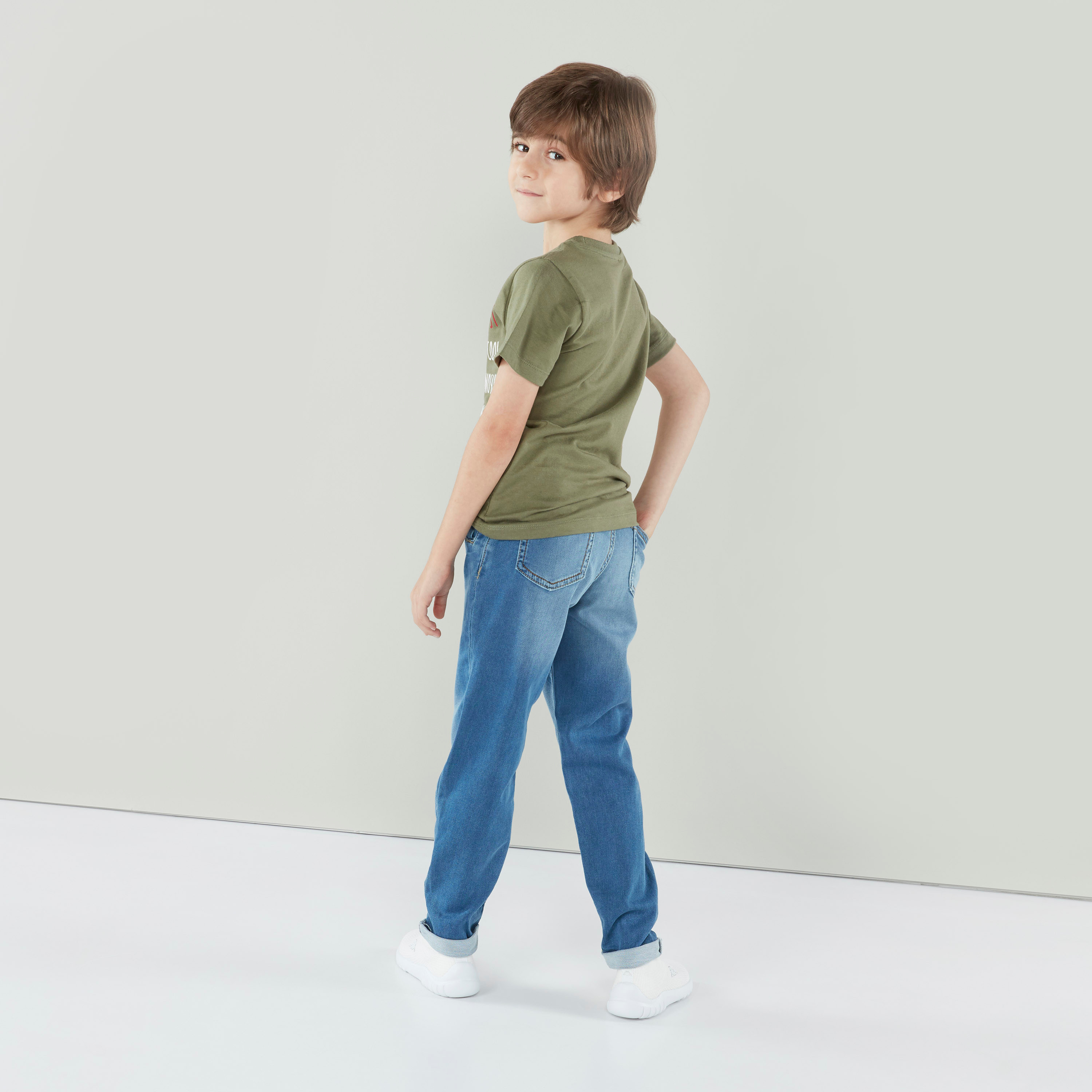 بنطال جينز طويل بطبعات وخصر مطّاطي برباط من جونيورز-boys-clothing-bottoms-jeans-image-2
