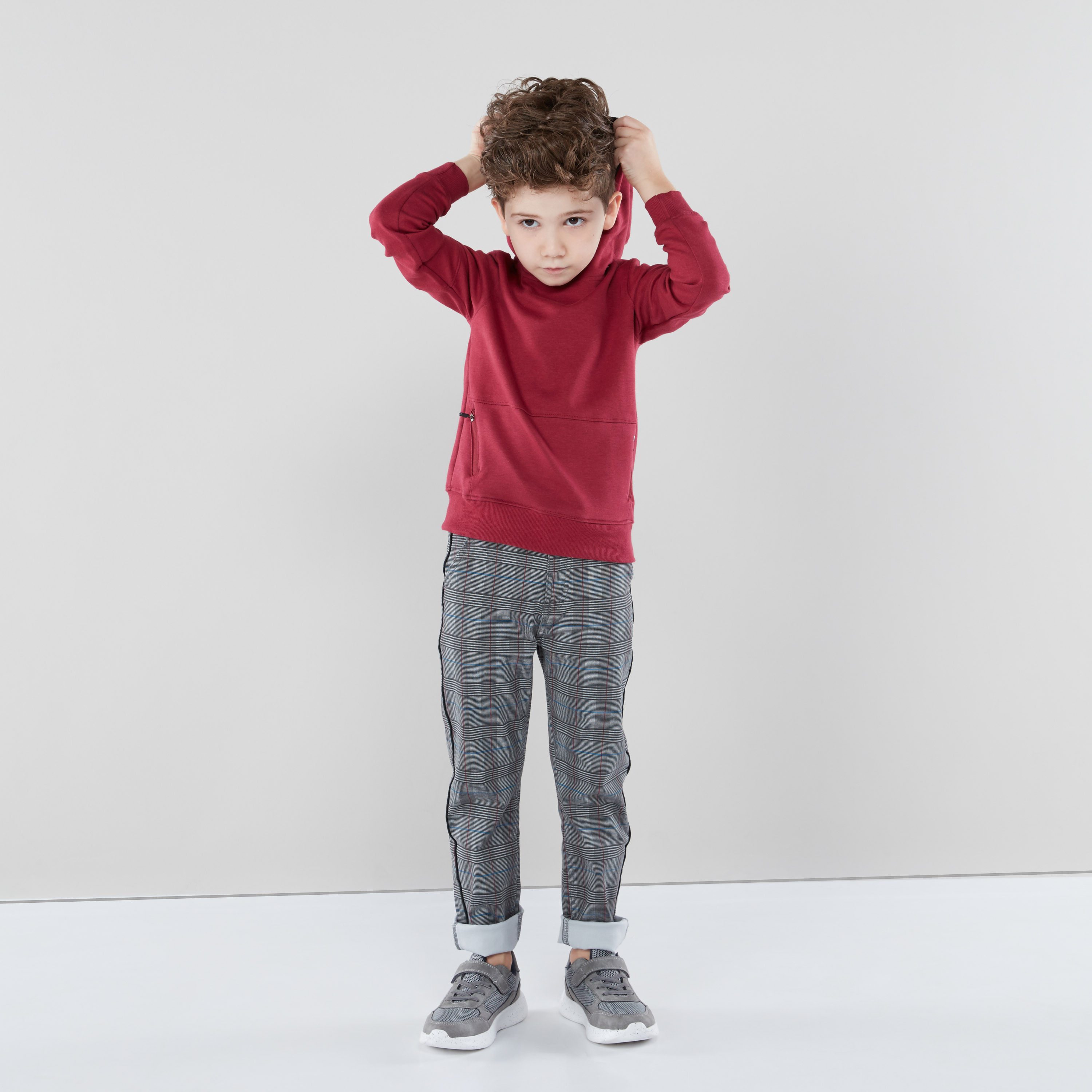 بلوفر سادة مع أكمام طويلة وقبّعة من جونيورز-boys-clothing-jumpersandcardigans-image-1