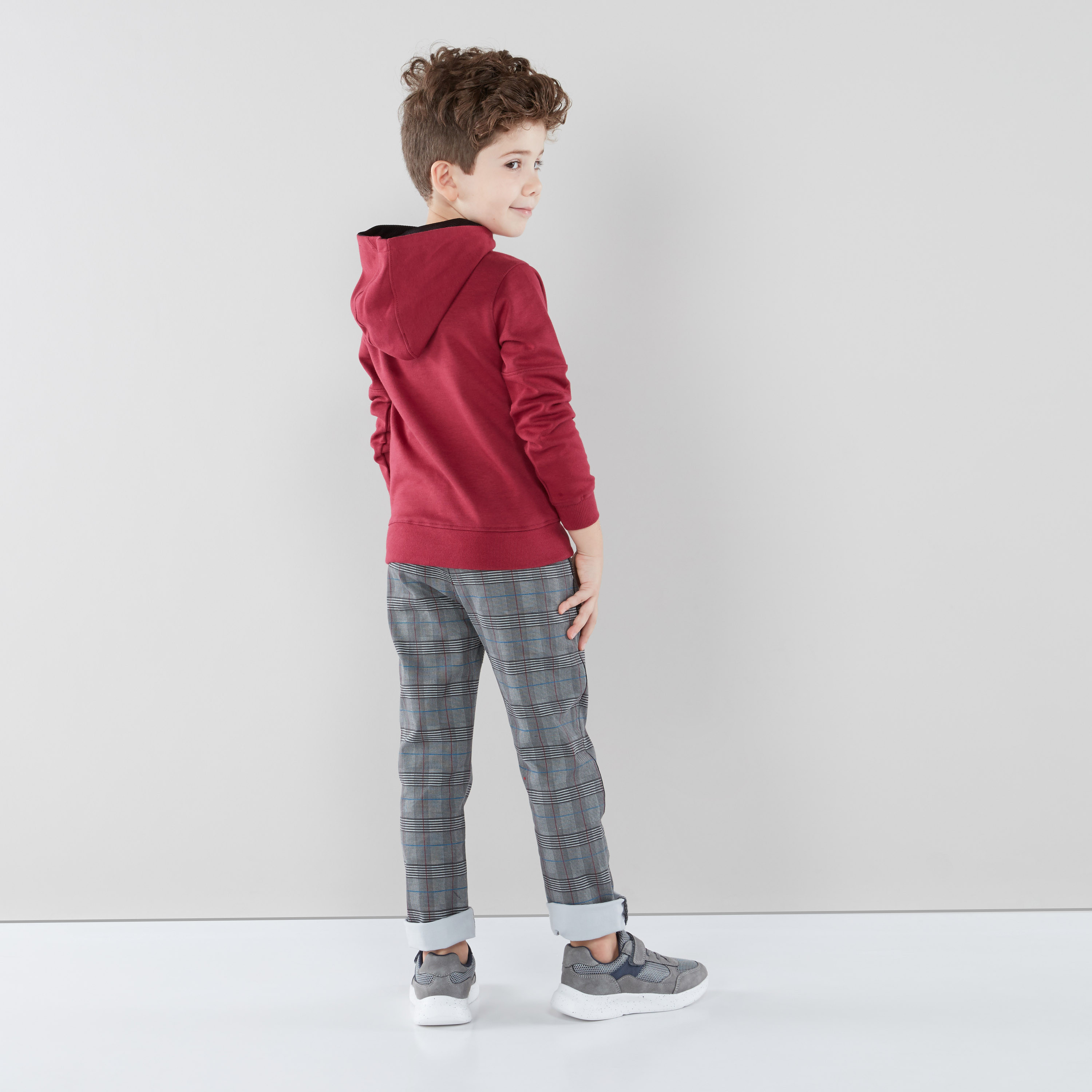 بلوفر سادة مع أكمام طويلة وقبّعة من جونيورز-boys-clothing-jumpersandcardigans-image-4