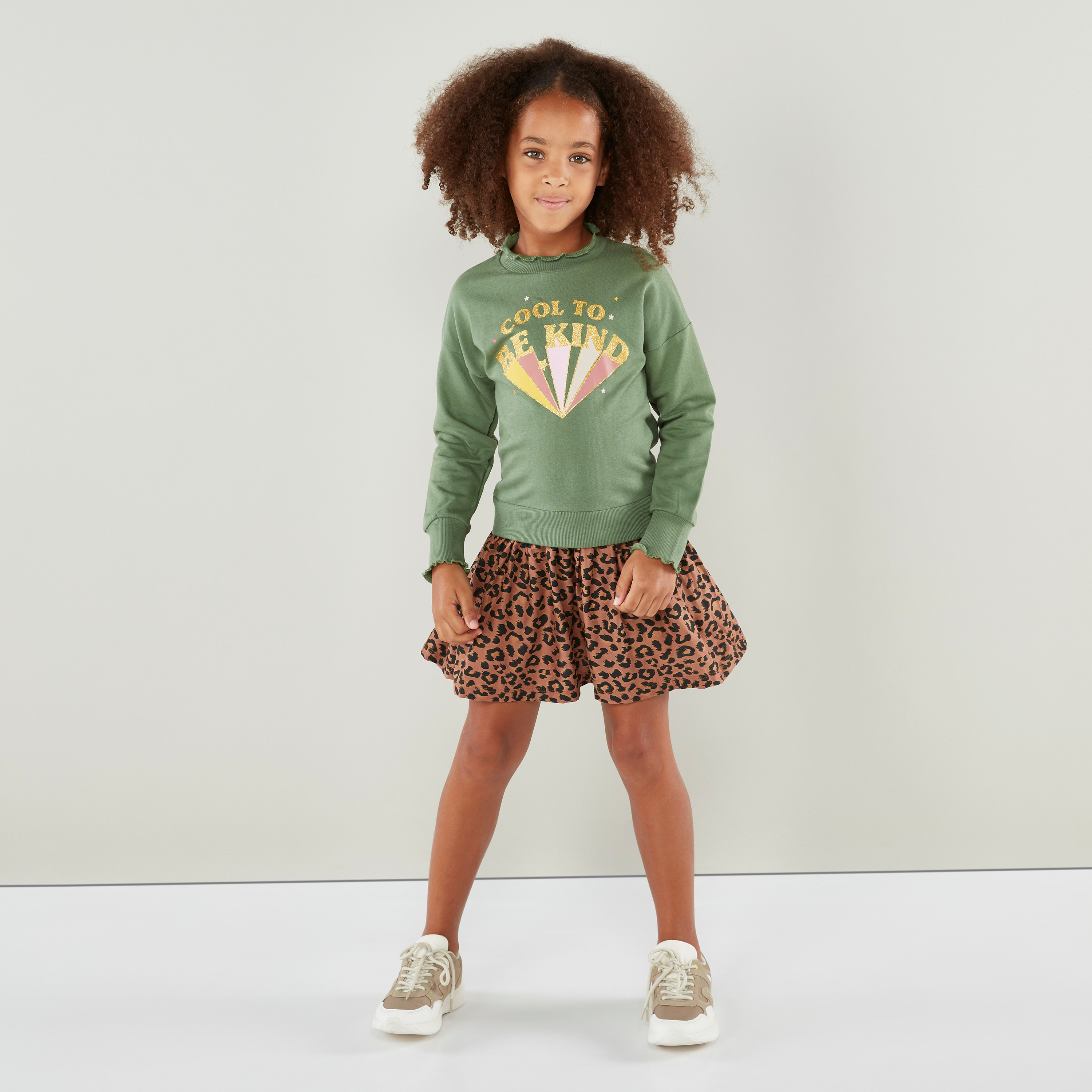 فستان بأكمام طويلة مع طبعات جرافيكية من جونيورز-girls-clothing-dressesandjumpsuits-image-2