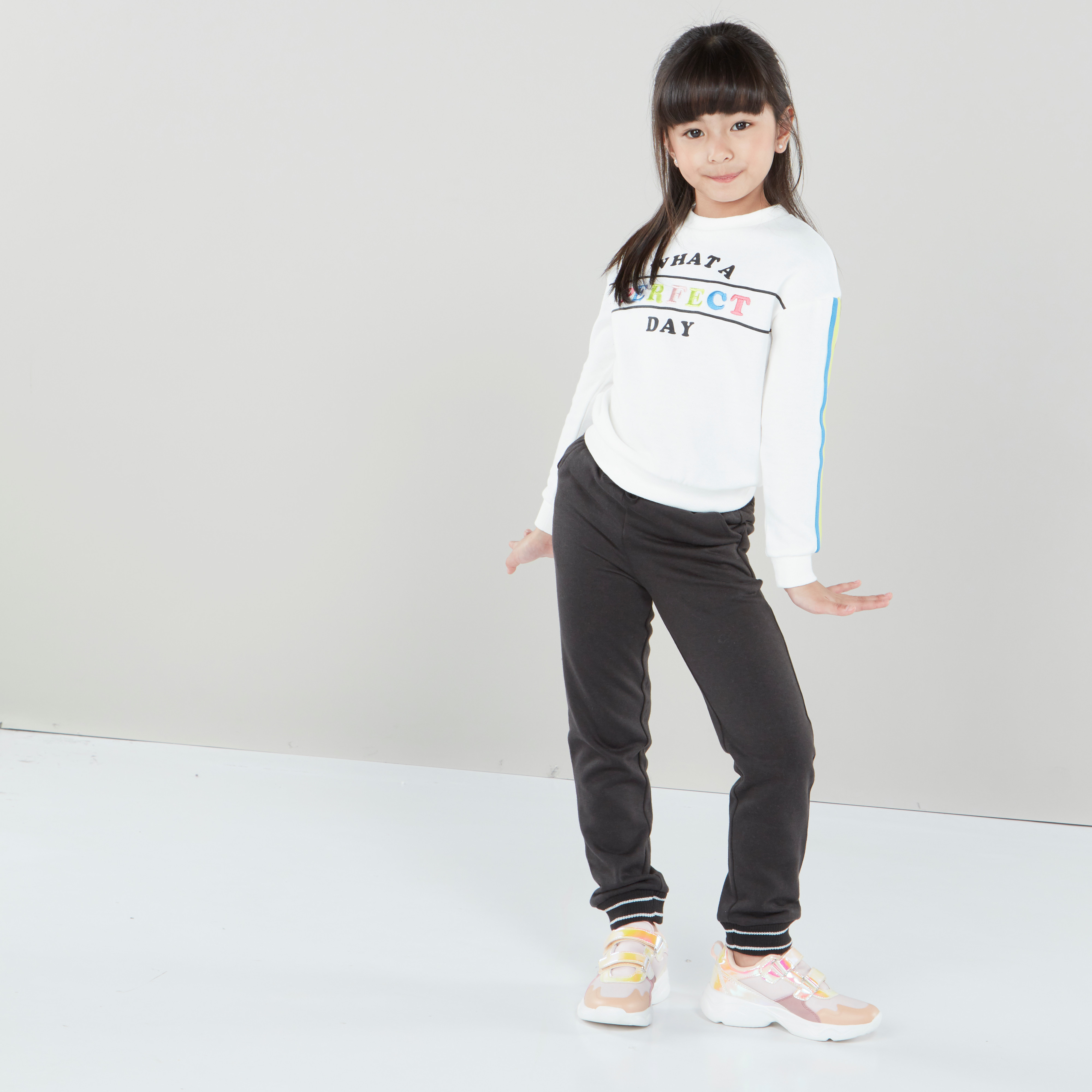 بنطلون رياضي بحواف مخططة وسحاب إغلاق وجيوب من بوسيني-girls-clothing-bottoms-joggersandtrackpants-image-3