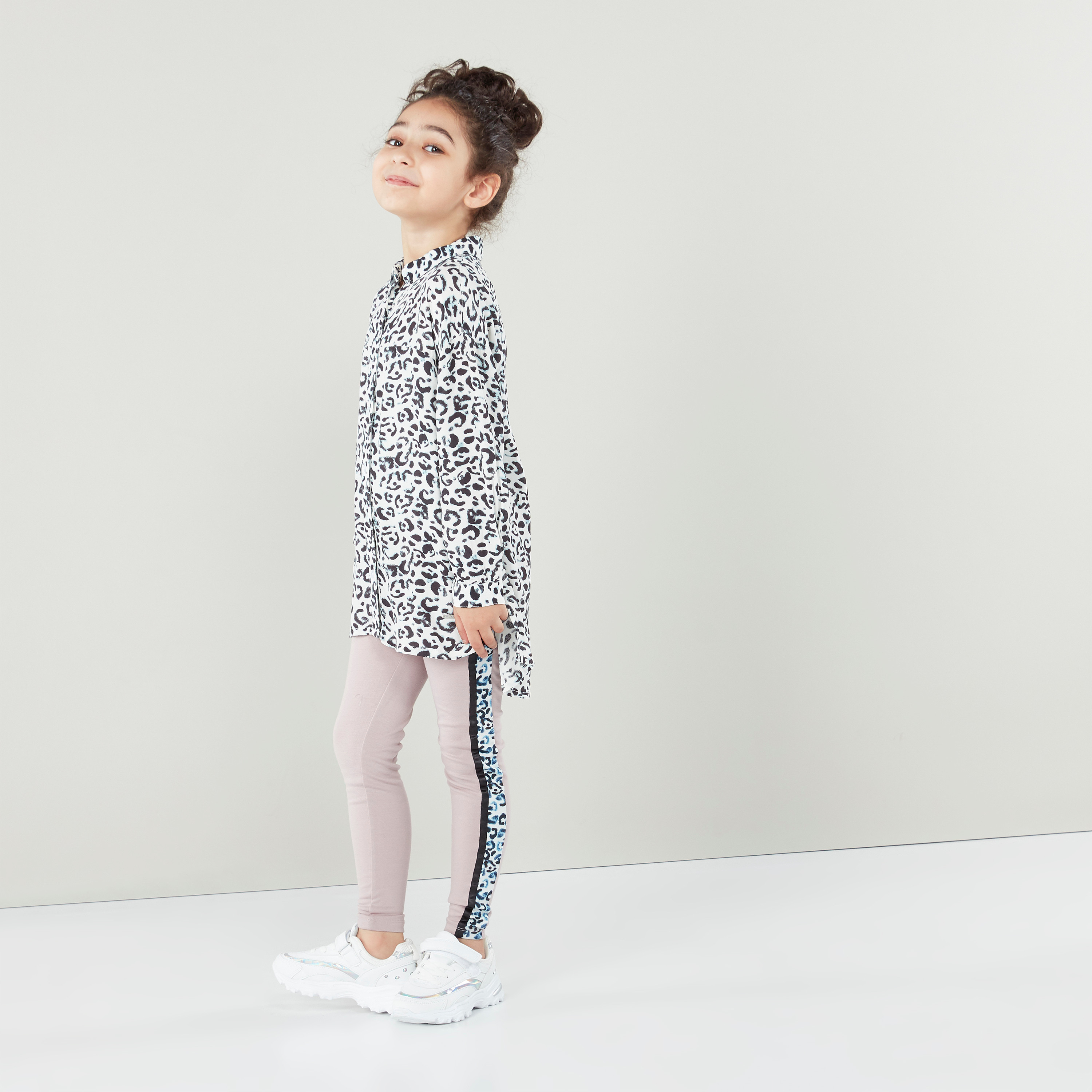 بنطال بقصّة ضيّقة بتفاصيل شريطة وطبعات حيوانات من لي كوبر-girls-clothing-bottoms-leggings-image-3