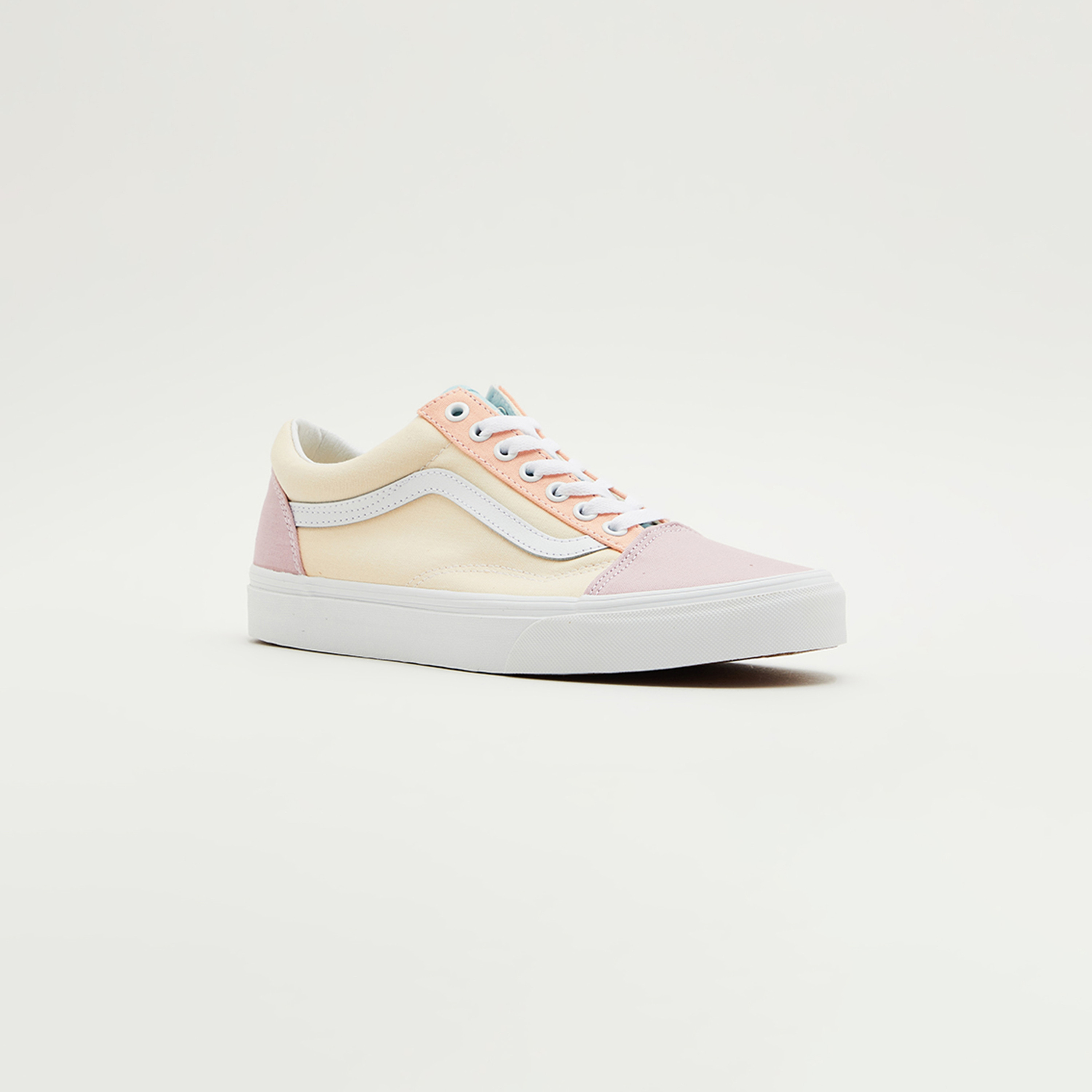 Low top 2024 vans girls