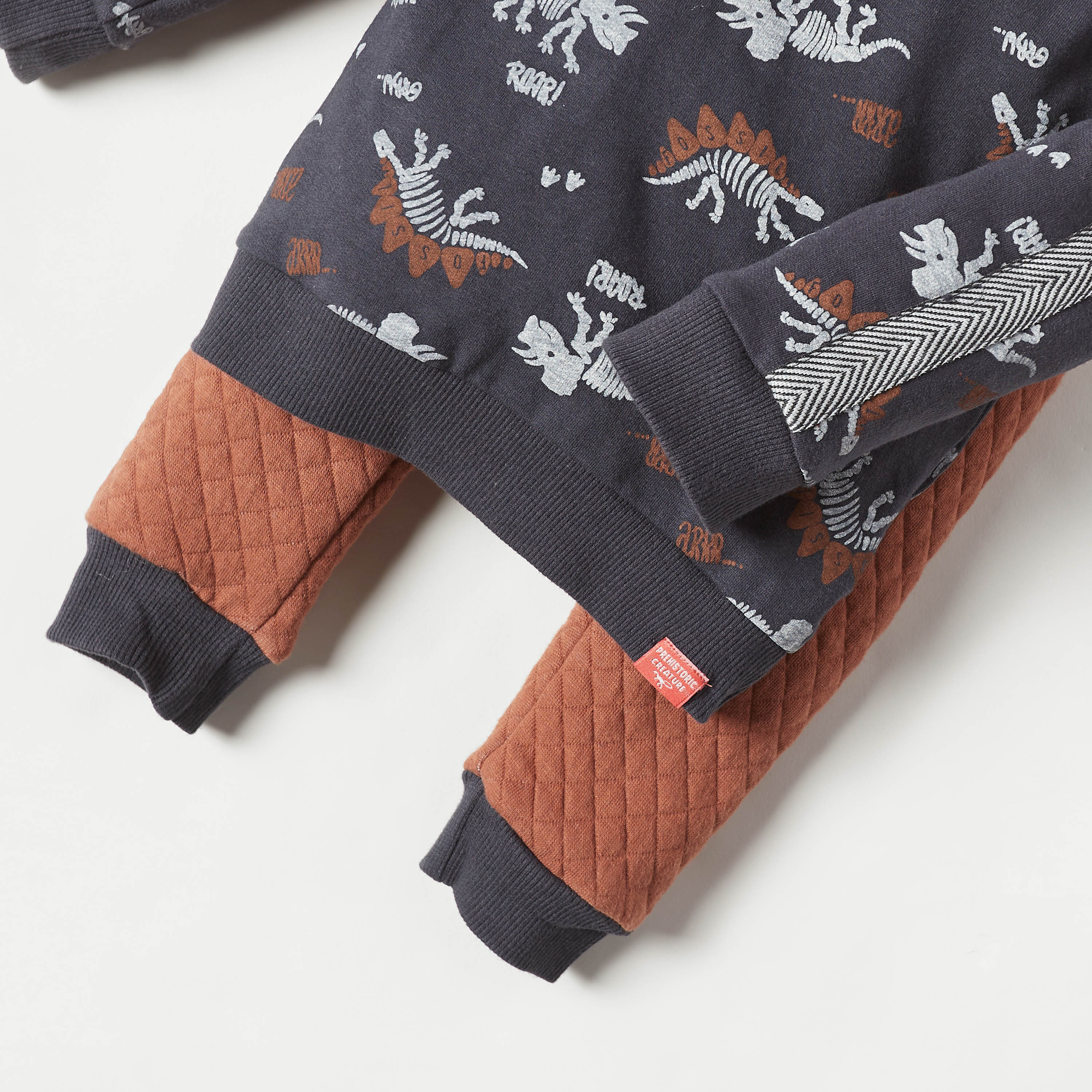 طقم بنطلون بيجاما وتيشيرت بأكمام طويلة وطبعات ديناصور من جونيورز-baby-boys-clothing-nightwear-pyjamasets-image-3