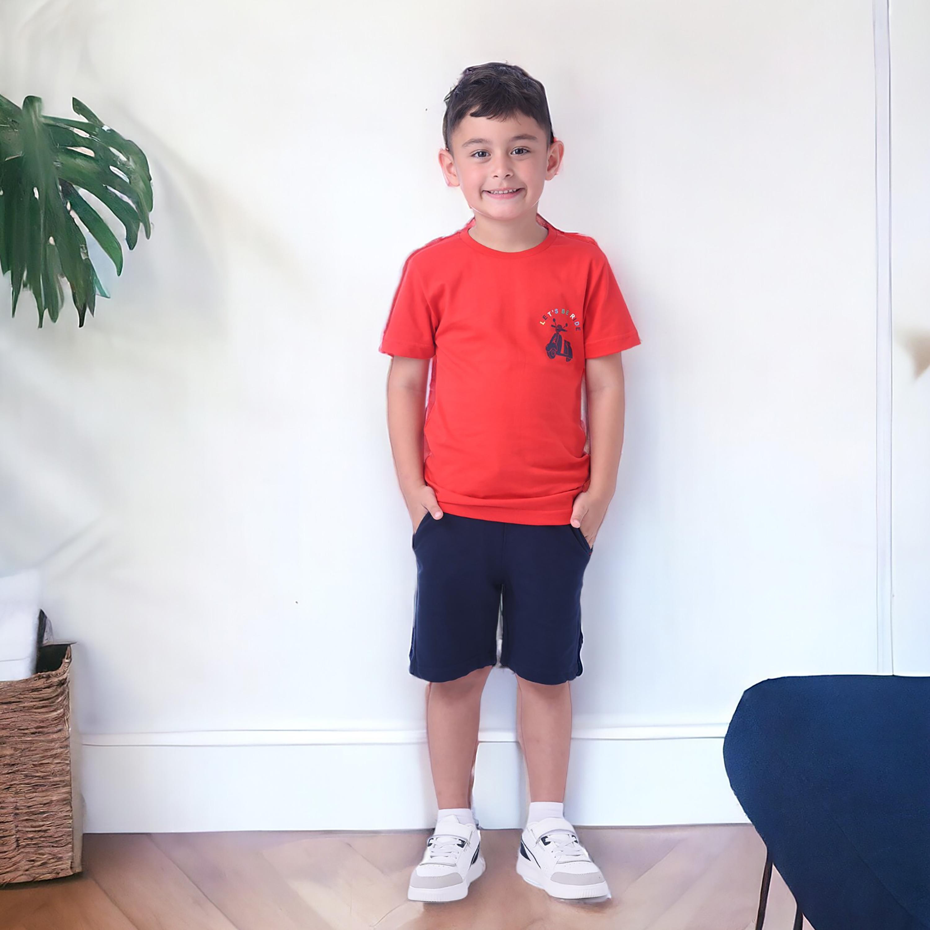 طقم تي شيرت بأكمام قصيرة وشورت بطبعة ليتس جو رايد من فيكتور اند جين-boys-clothing-setsandcoords-image-5
