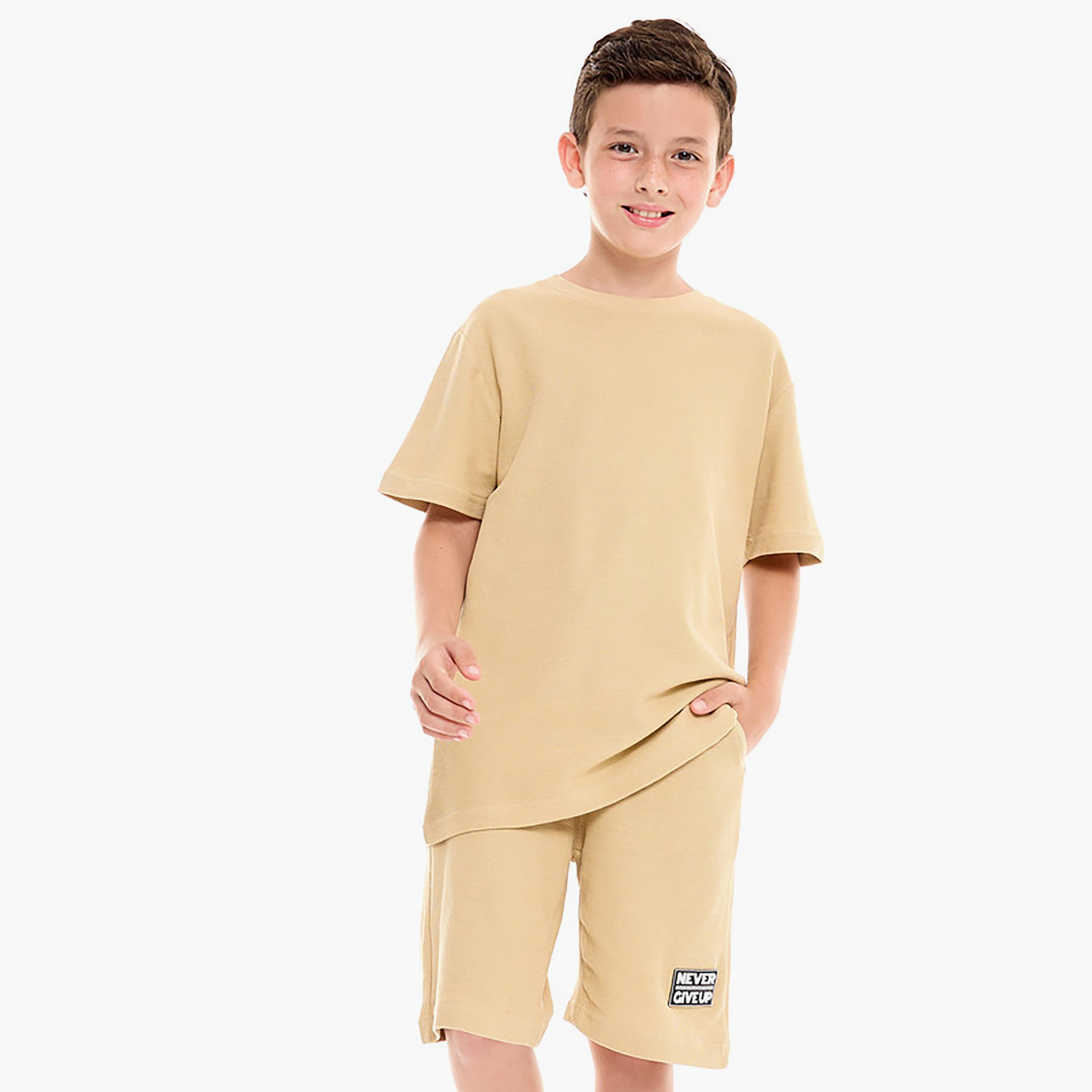 تيشيرت سادة بأكمام قصيرة مع شورت من فيكتور اند جين-boys-clothing-setsandcoords-image-1