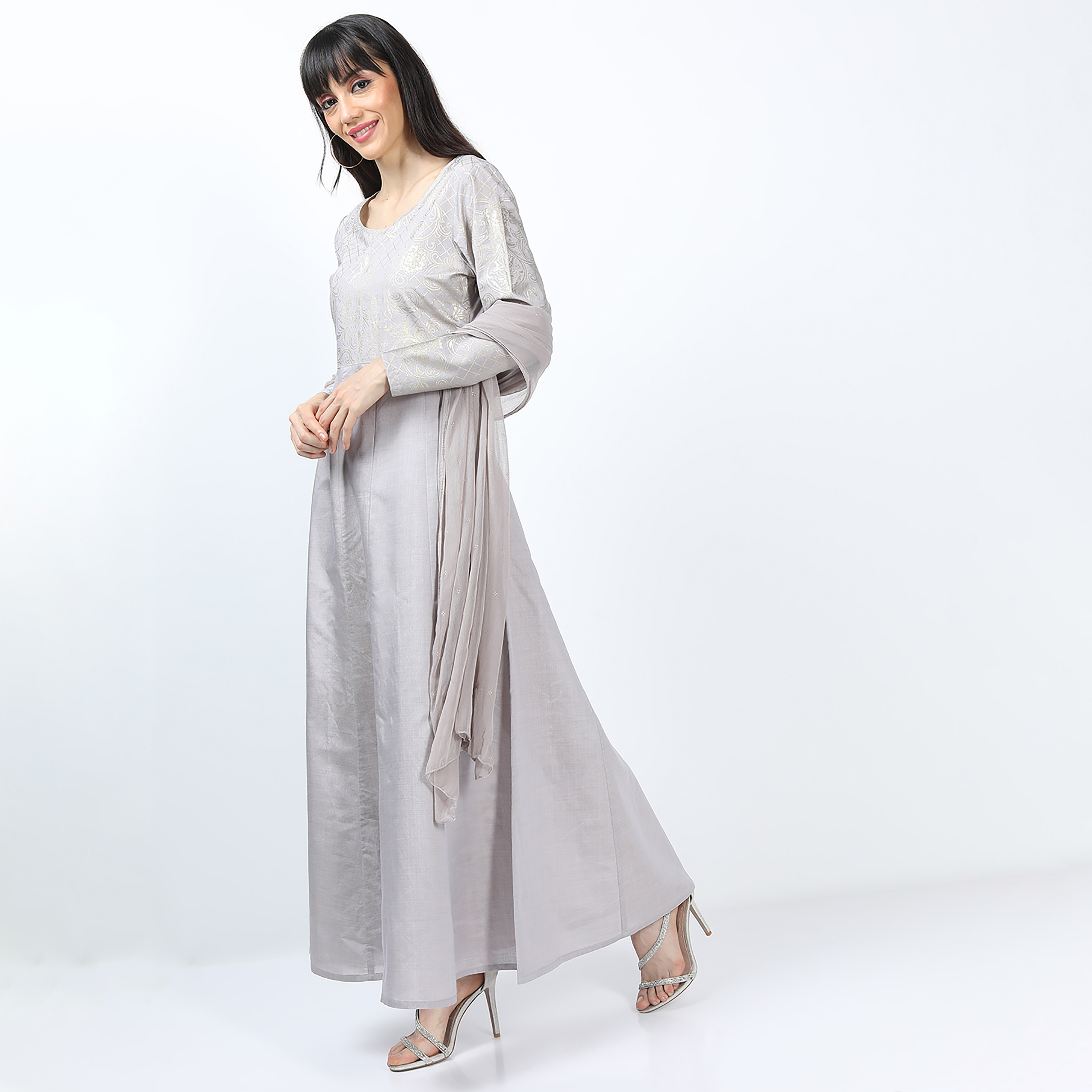  فستان ماكسي مع دوباتا من فيشوده مع مطبوع برقبة دائرية-women-clothing-ethnicwear-dresses-image-4