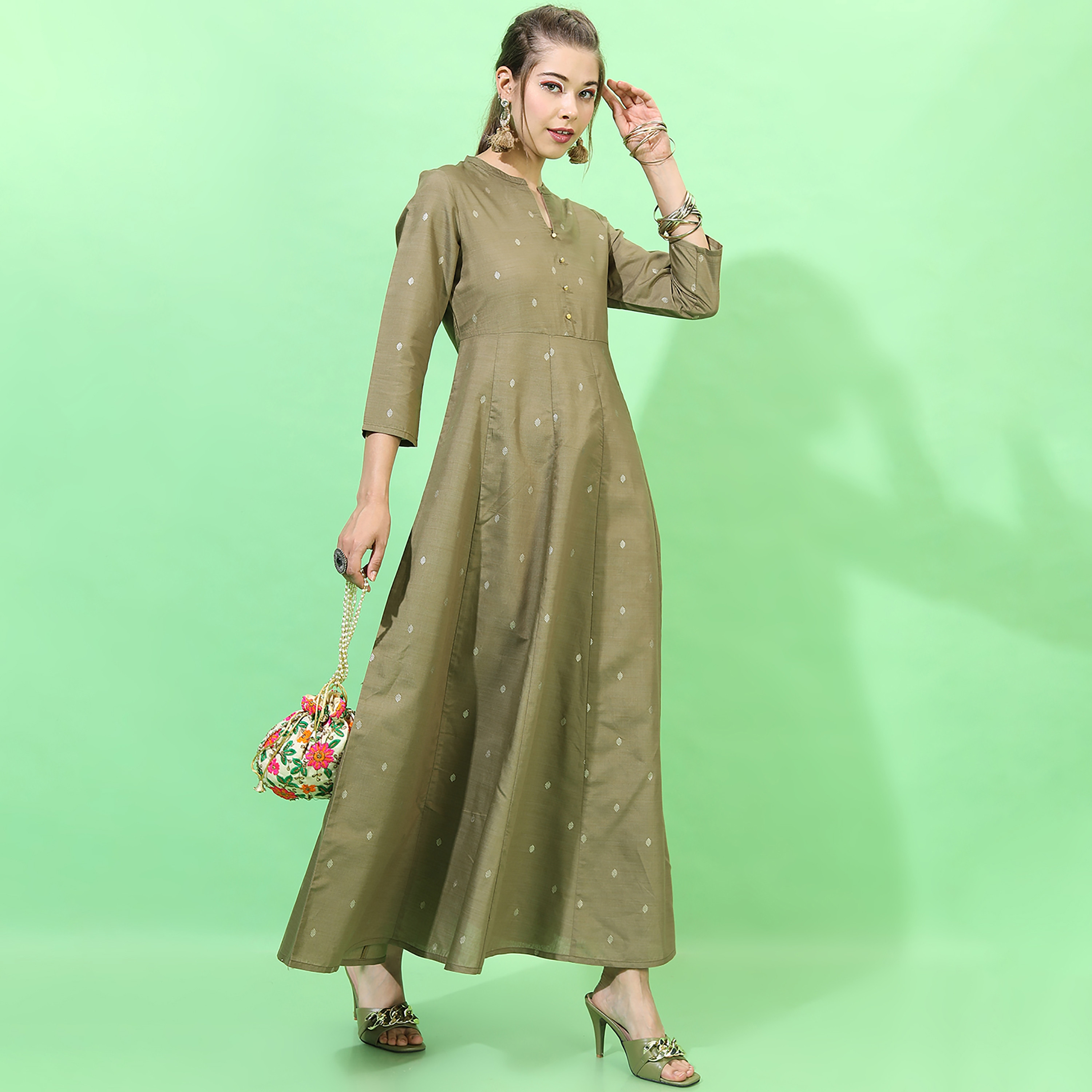 فستان ماكسي ذو اي لائن مع دوباتا بياقة ماندرين مع طبعات من فيشوده-women-clothing-ethnicwear-dresses-image-4