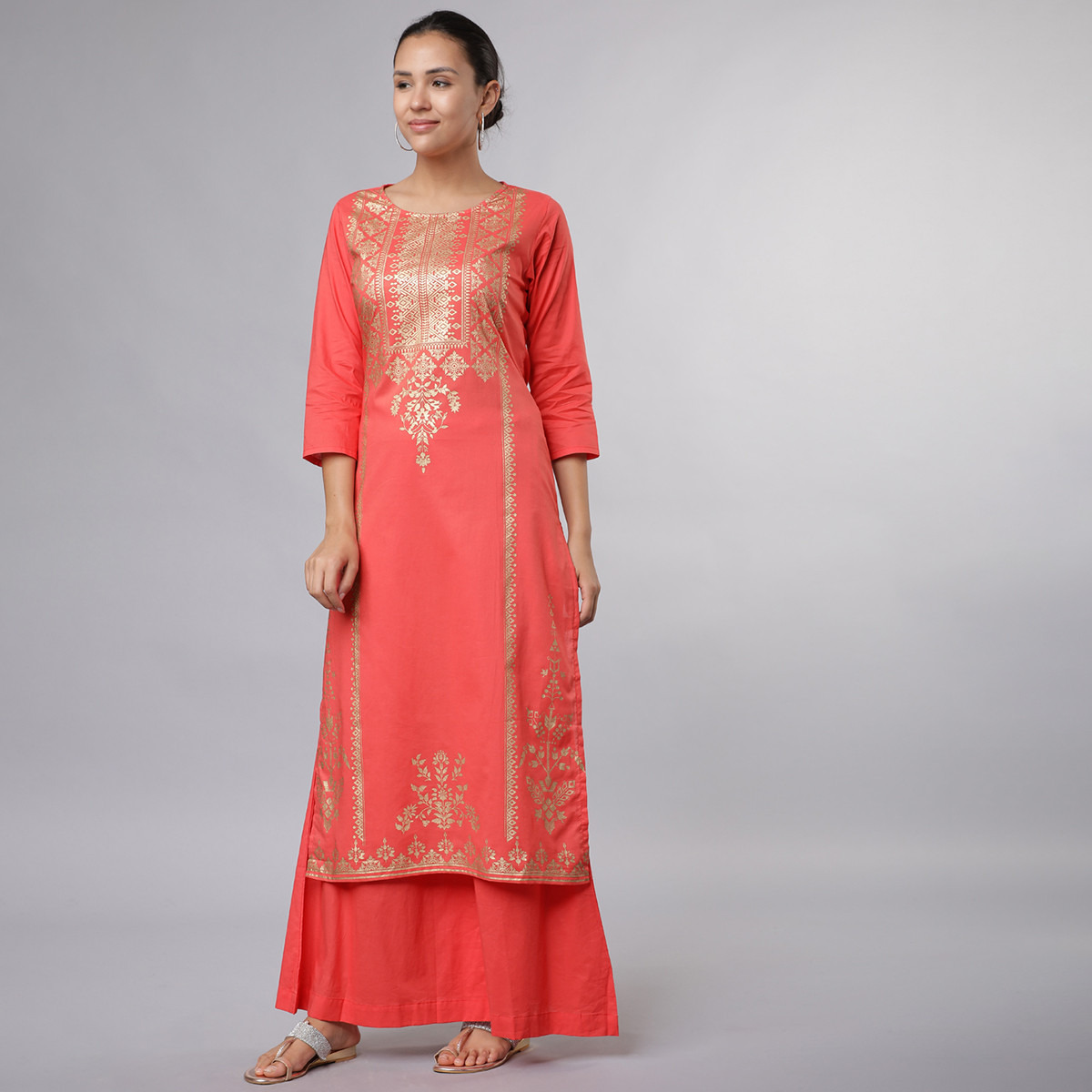 مجموعة من قطعتين كورتا للنساء مطبوعة برقبة دائرية بلون وردي مع بالازو من فيشوده-women-clothing-ethnicwear-salwarsuits-image-2