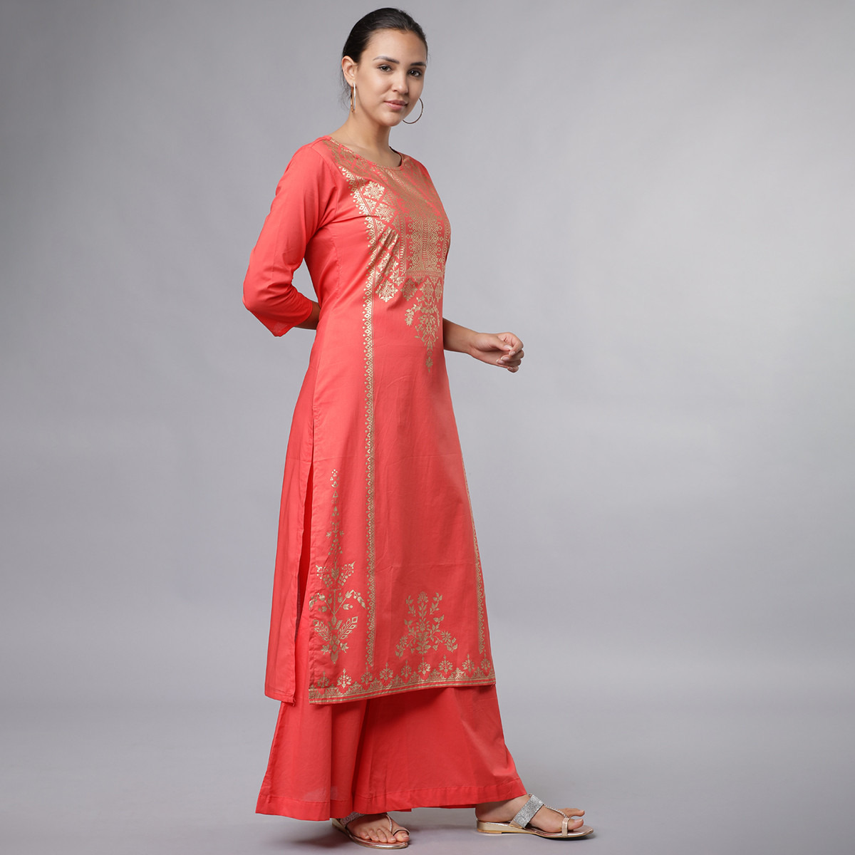مجموعة من قطعتين كورتا للنساء مطبوعة برقبة دائرية بلون وردي مع بالازو من فيشوده-women-clothing-ethnicwear-salwarsuits-image-5
