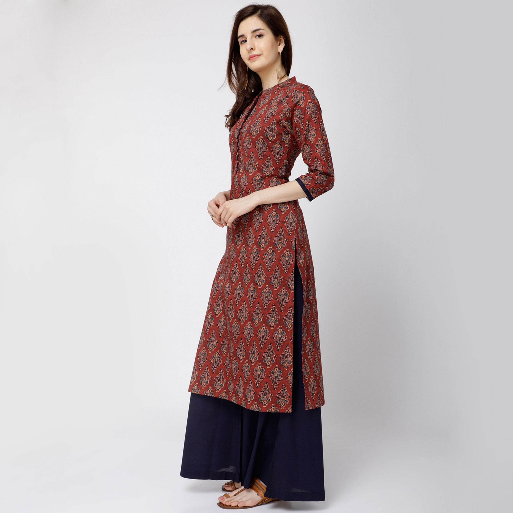 Set of 2 Vishudh Women Maroon Printed Mandarin Neck Kurta and Palazzo-women-clothing-ethnicwear-salwarsuits-image-2