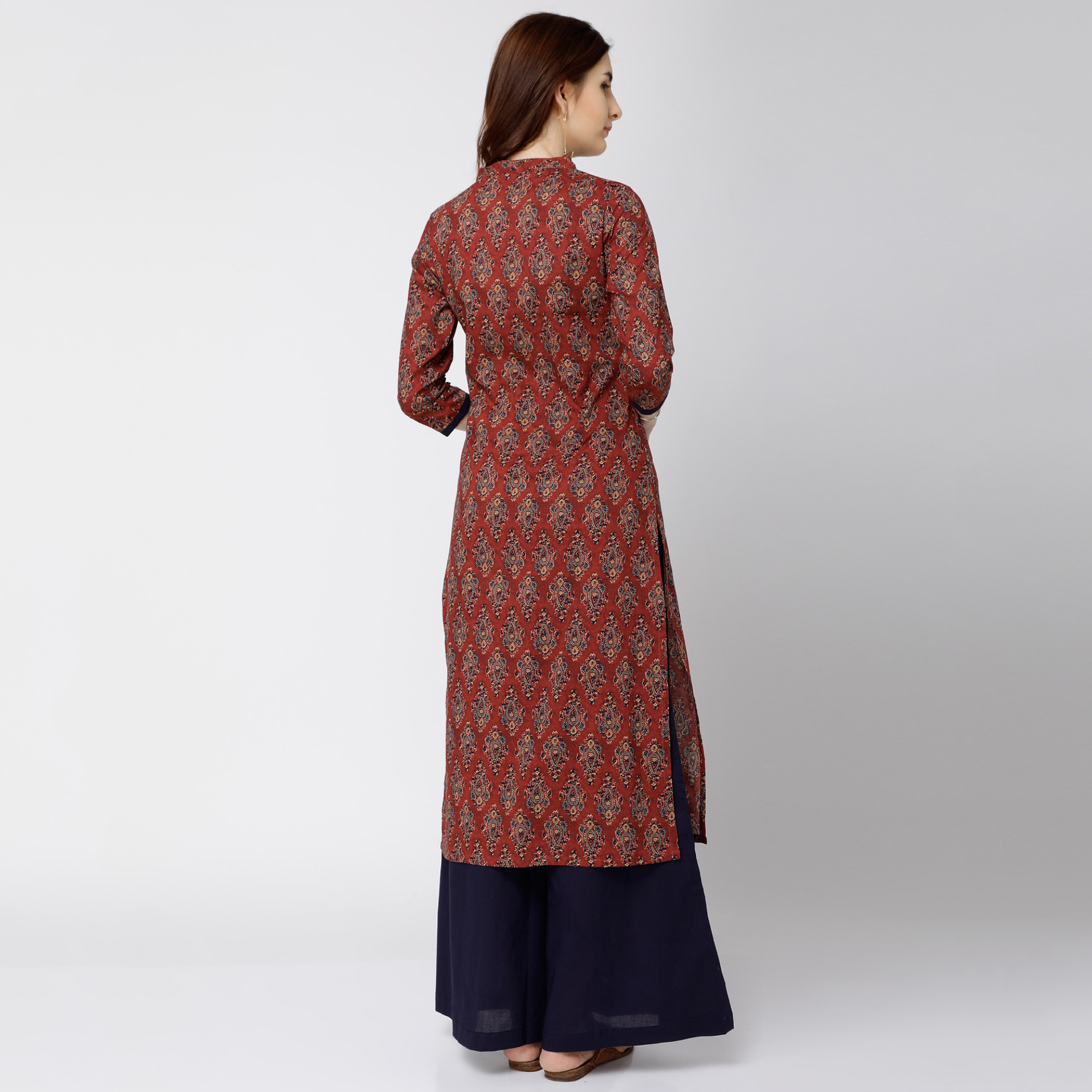 Set of 2 Vishudh Women Maroon Printed Mandarin Neck Kurta and Palazzo-women-clothing-ethnicwear-salwarsuits-image-3