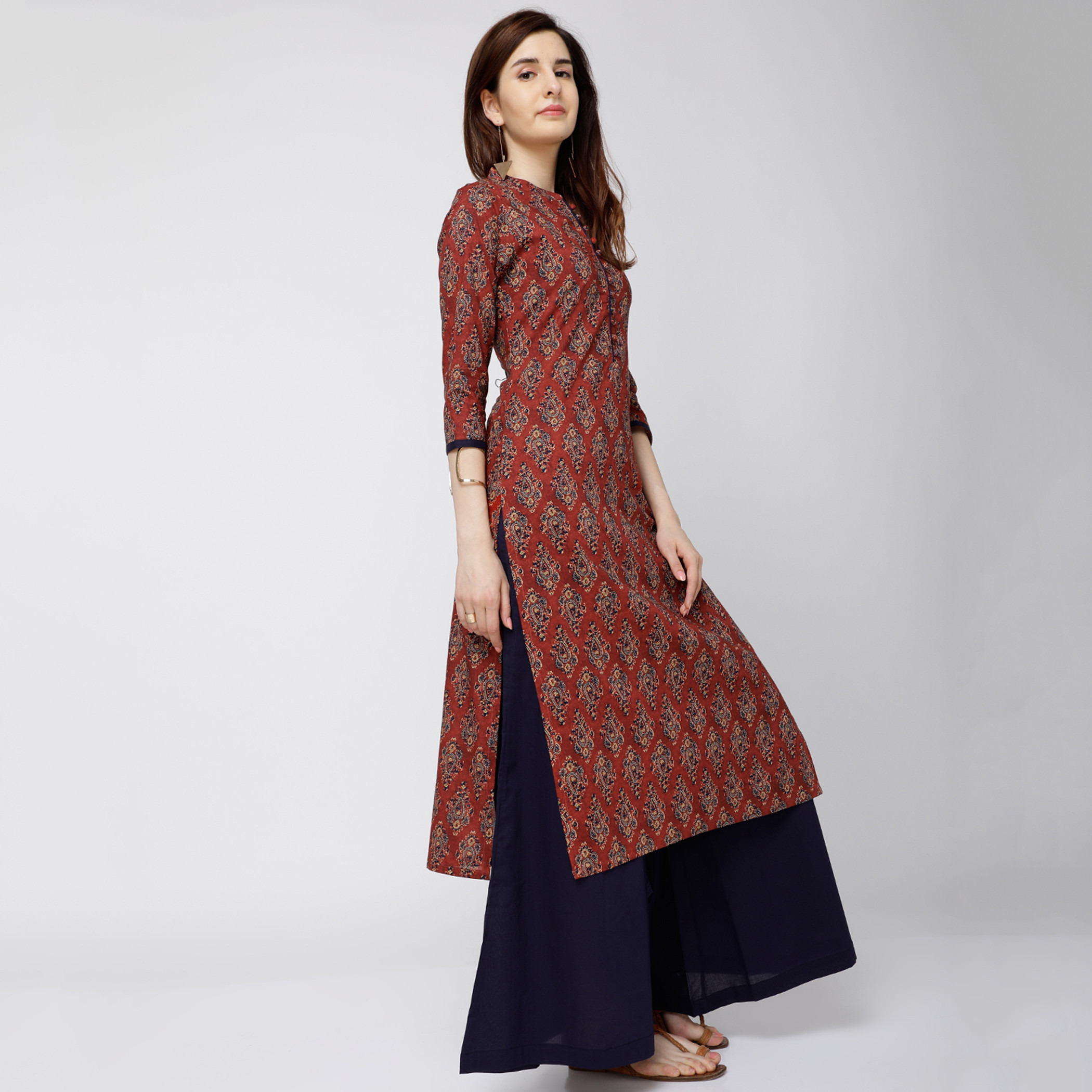 Set of 2 Vishudh Women Maroon Printed Mandarin Neck Kurta and Palazzo-women-clothing-ethnicwear-salwarsuits-image-4