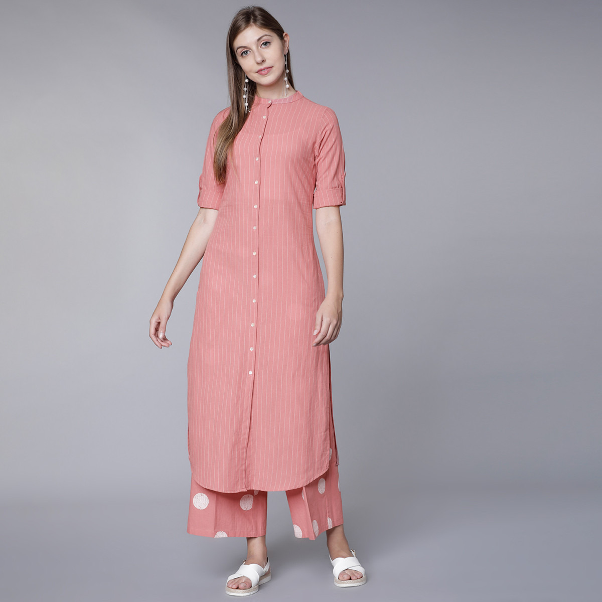 مجموعة من قطعتين كورتا للنساء مخططة برقبة ماندارين بلون وردي مع بالازو من فيشوده-women-clothing-ethnicwear-salwarsuits-image-1