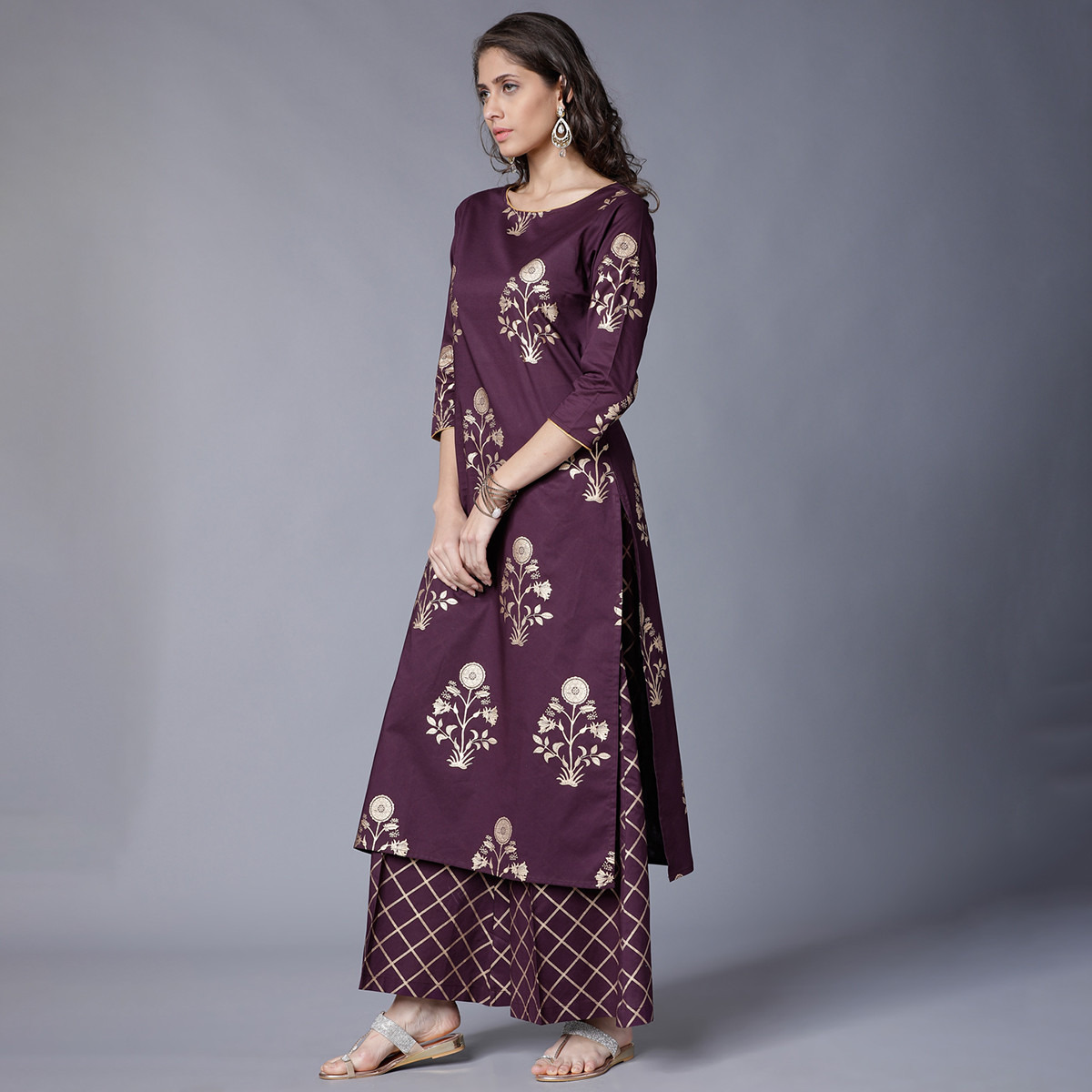 مجموعة من قطعتين كورتا للنساء مطبوعة برقبة دائرية بلون بنفسجي مع بالازو من فيشوده-women-clothing-ethnicwear-salwarsuits-image-2